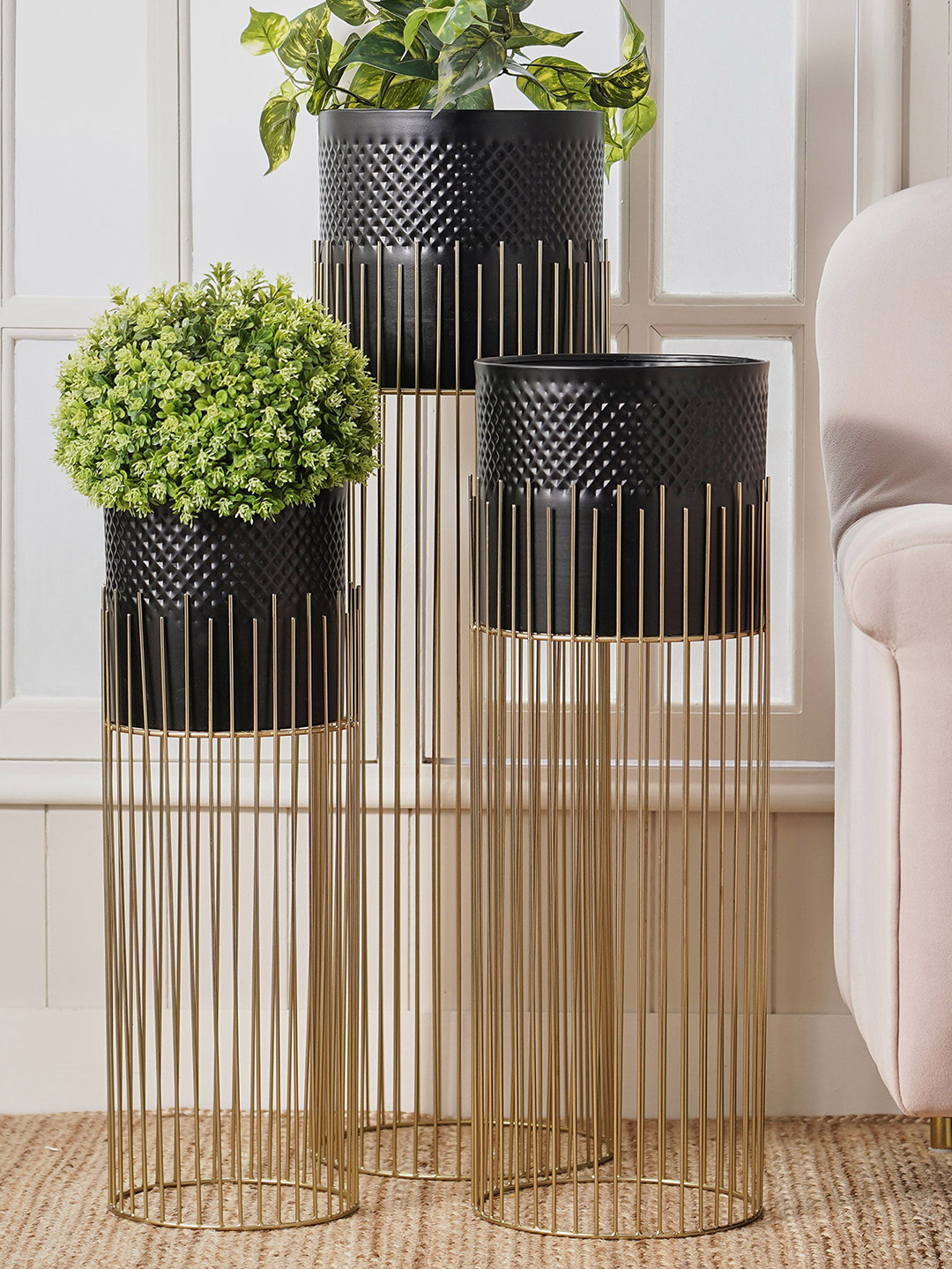 Home Centre Gardenia Black & Brown 3 Pieces Textured Metal Planters With Stand