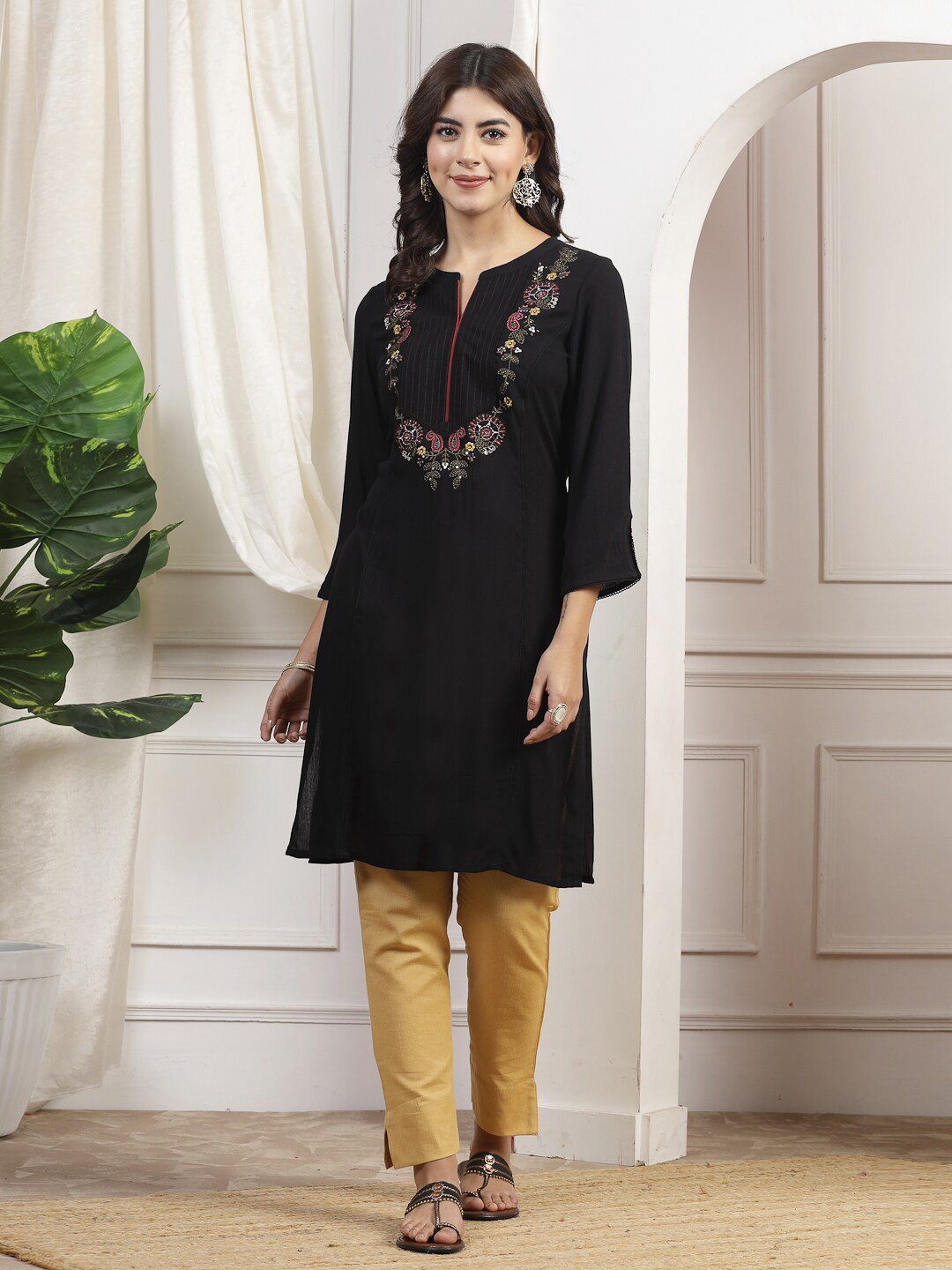 Nayam By Lakshita Black Floral Embroidered Mandarin Collar Thread Work Straight Kurta