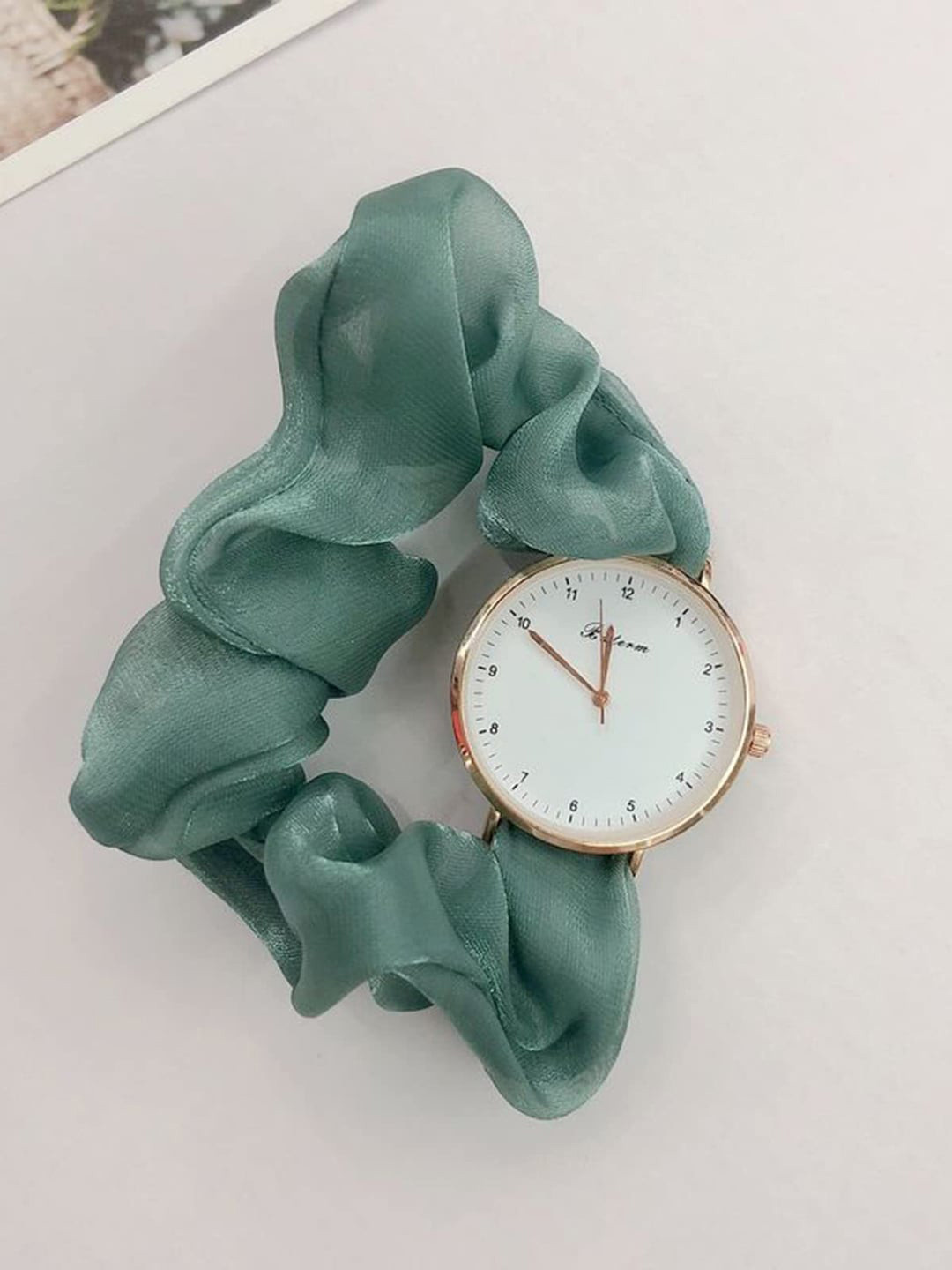 VAGHBHATT Women Scrunchie Style Straps Analogue Automatic Watch-GRN-01