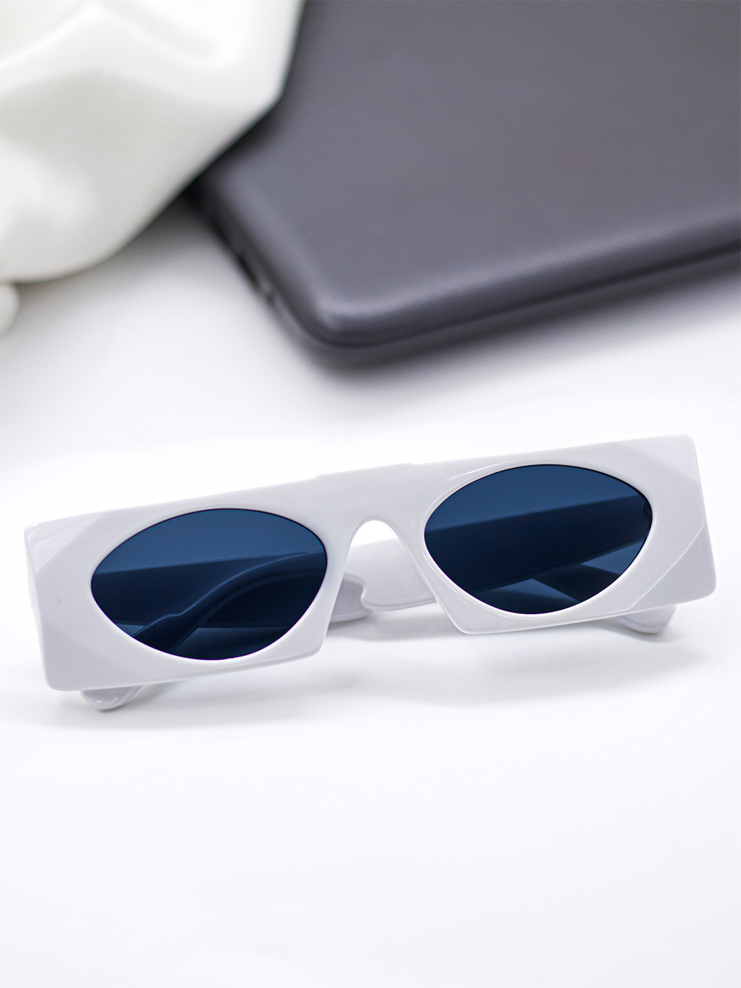 Bellofox Unisex Grey Lens & White Square Sunglass BS1981-1123