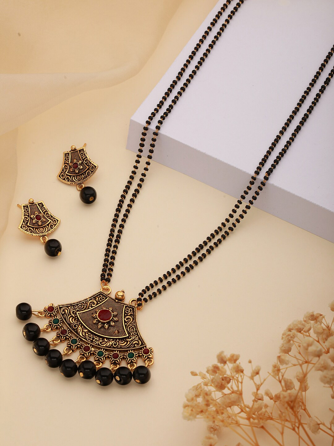 Aadvik Designs Gold-Plated Stone-Studded & Beaded Mangalsutra With Earrings