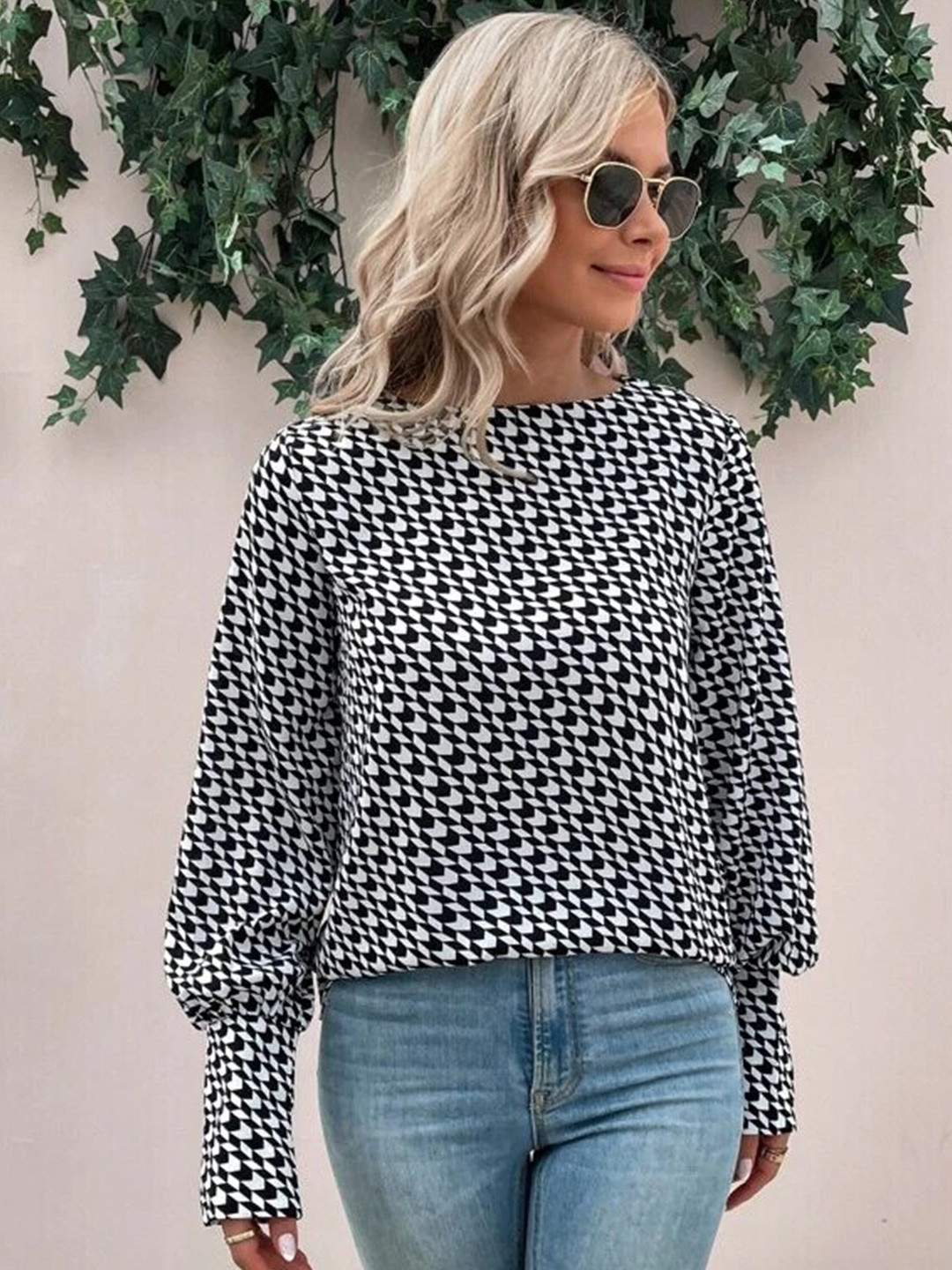 Stylecast X Slyck Geometric Printed Puff Sleeves Top