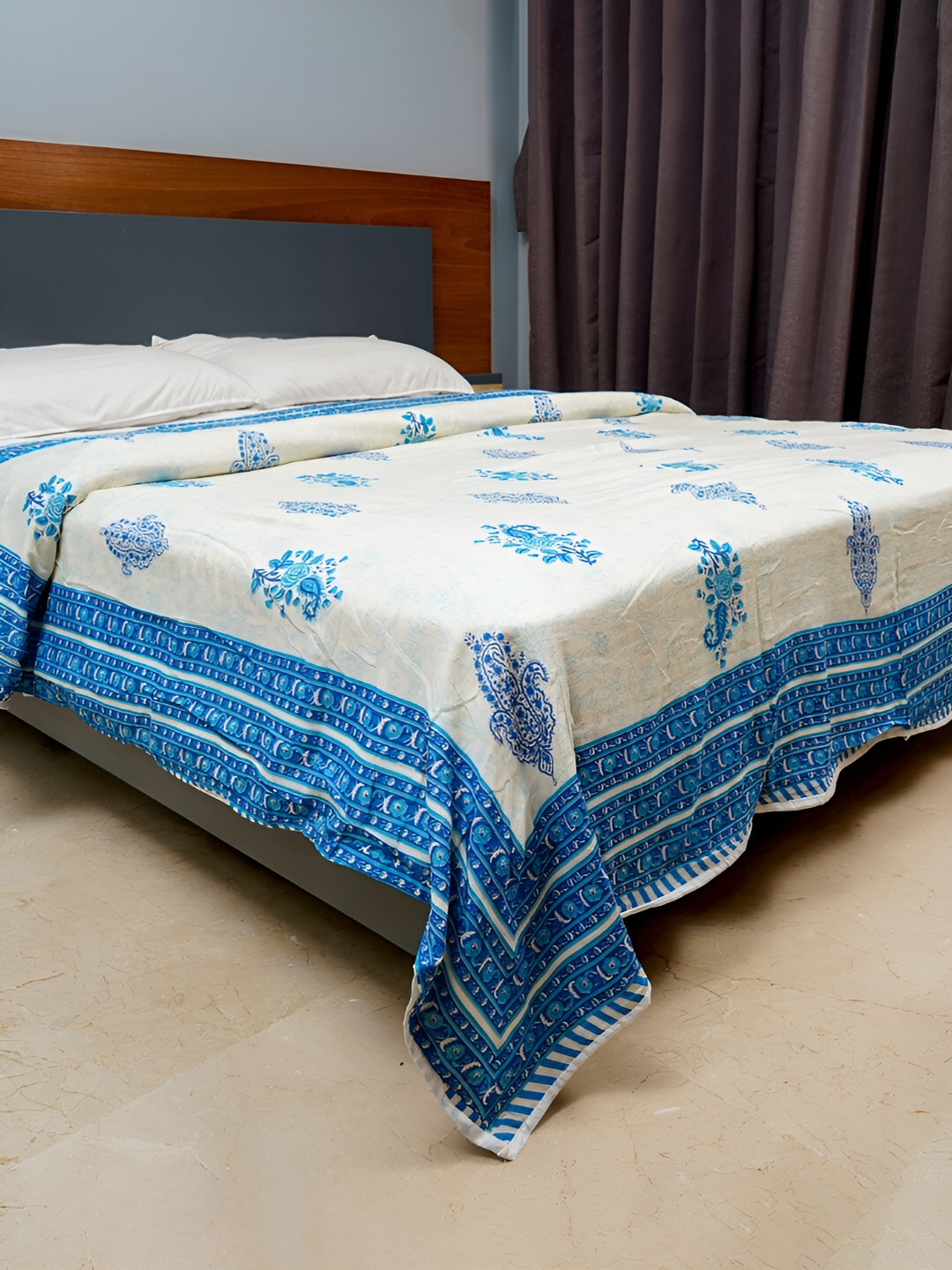 inizio Cream & Blue Floral Cotton AC Room 200 GSM Double Bed Dohar