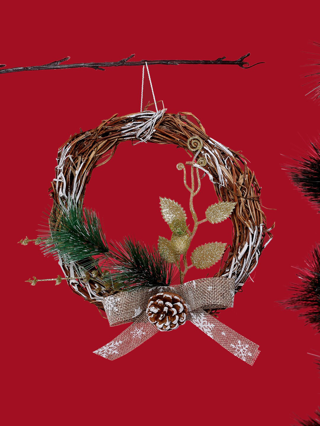 TAYHAA Metallic Toned Festive Harmony Wreath Decor