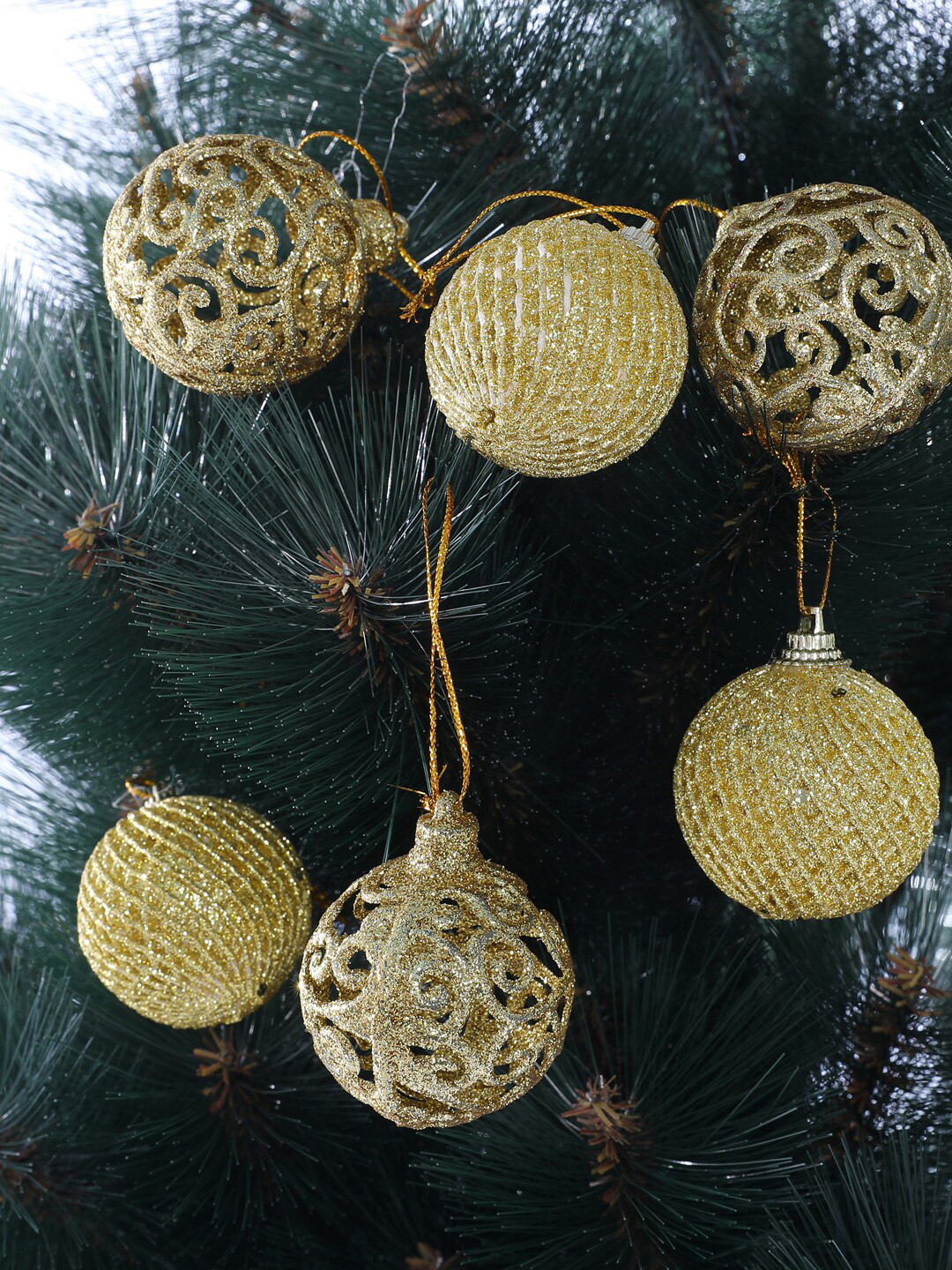TAYHAA Gold Toned 6 Pieces Glitter Hanging Ball Festive Decor