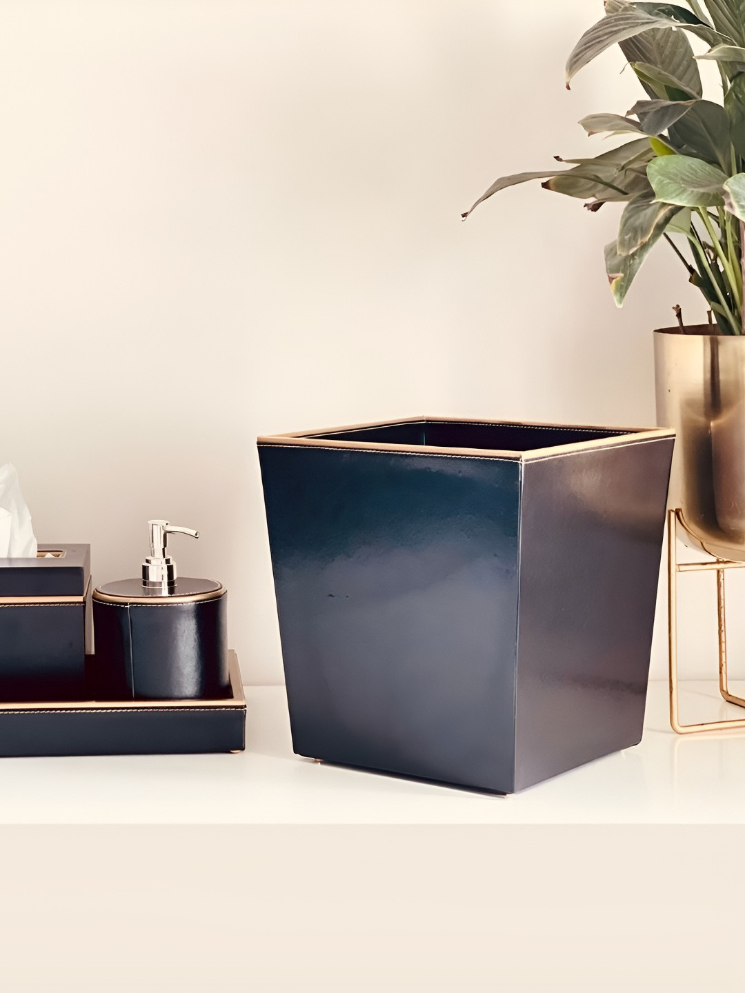 CasaGold Black & Gold Toned 4 Pieces Wood Bath Accessories Set