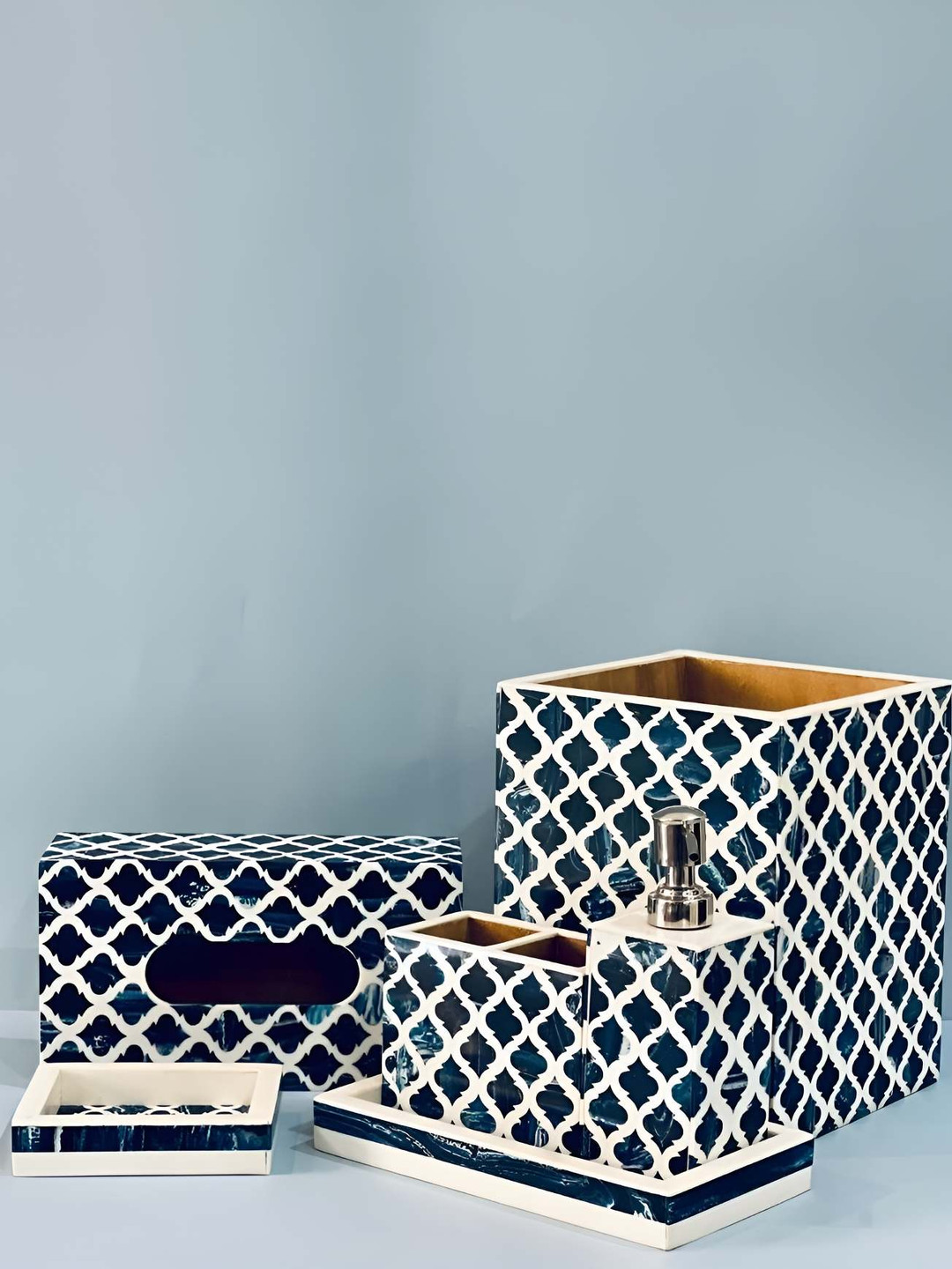 CasaGold Blue & White Wooden Abstract Printed Bath Accessories Set