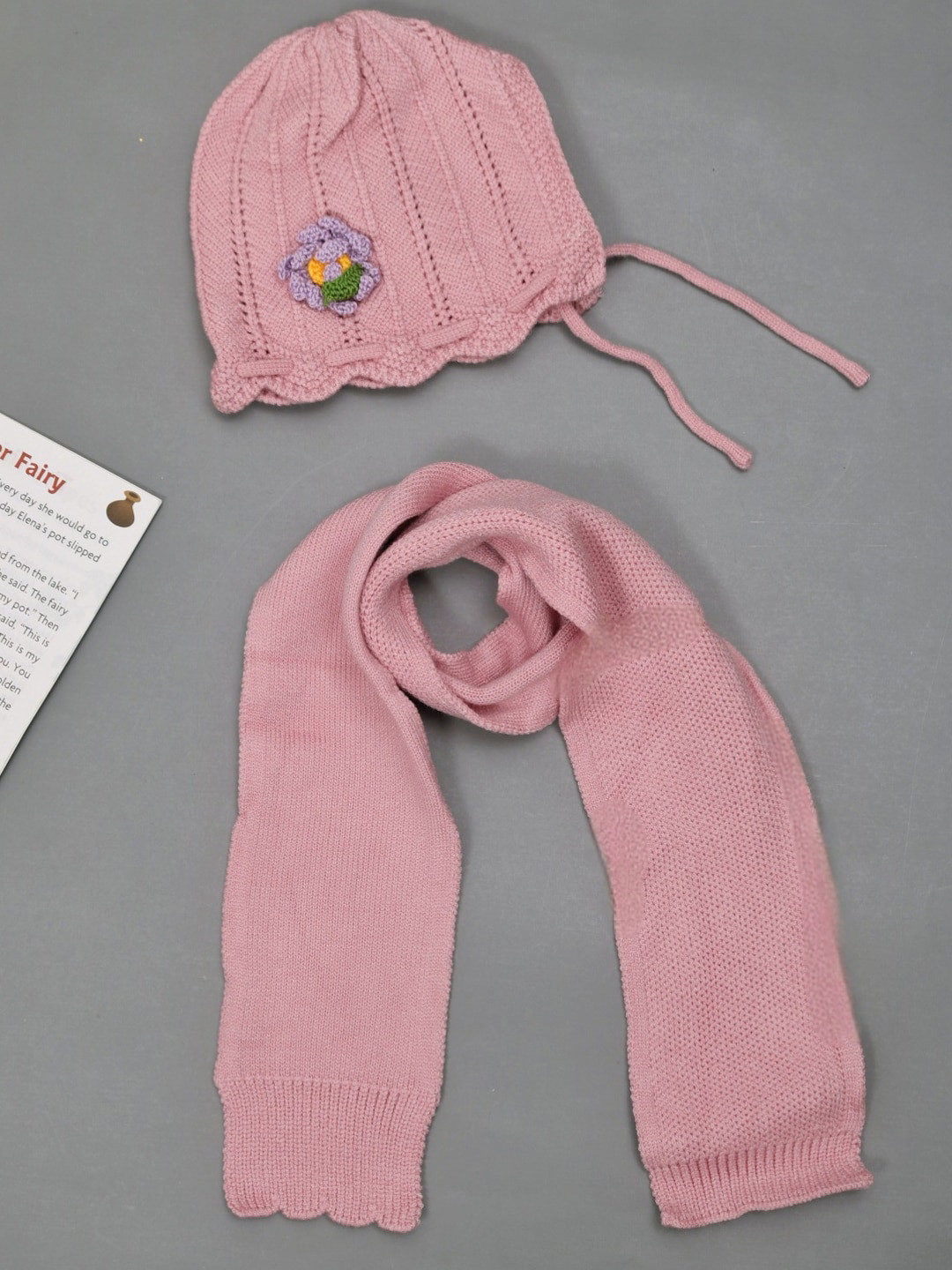 Yellow Bee Girls Self Design Woollen Beanie With Muffler