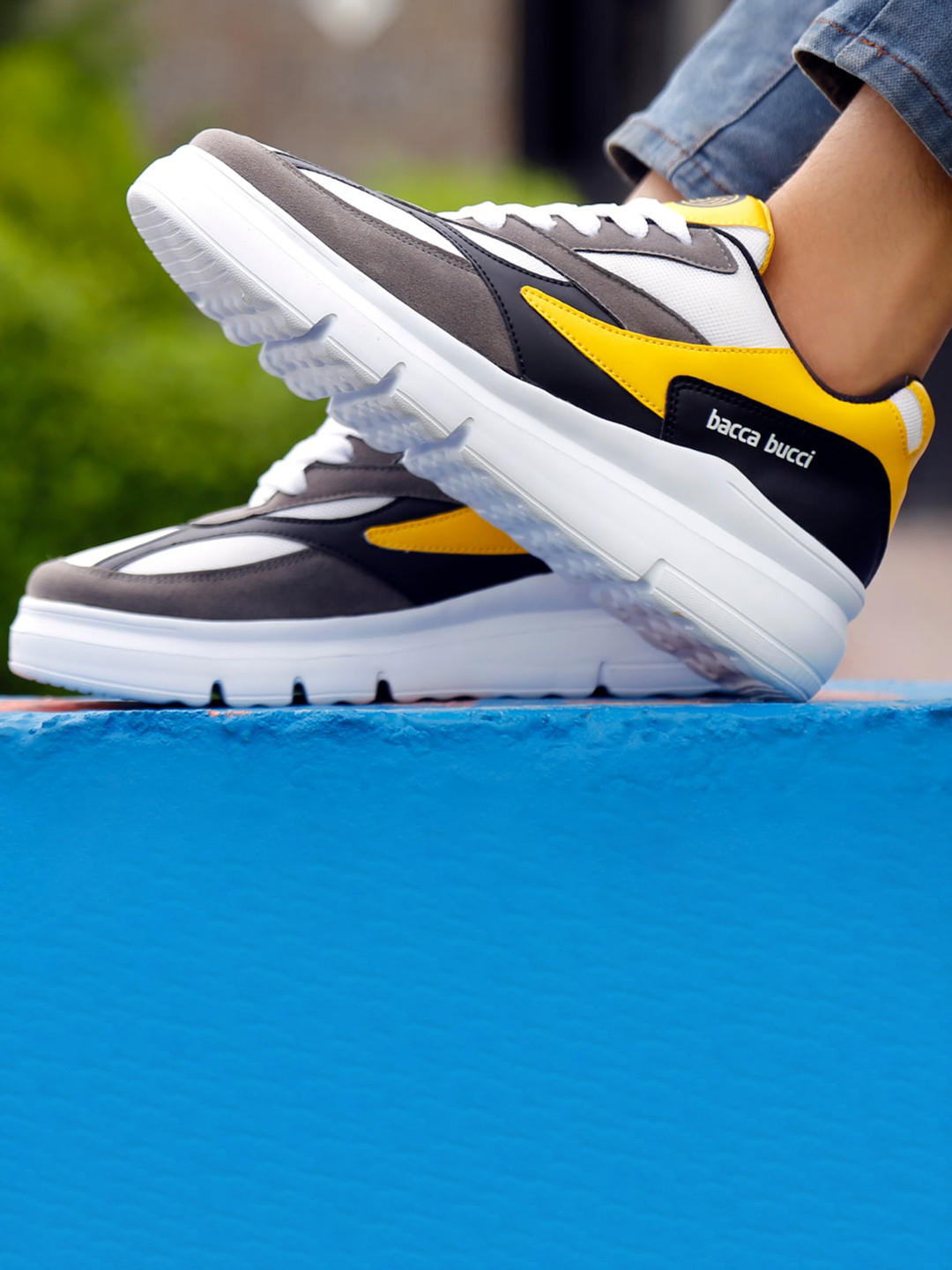 bacca bucci Men URBAN RETRO Colourblocked Anti-Slip Sneakers