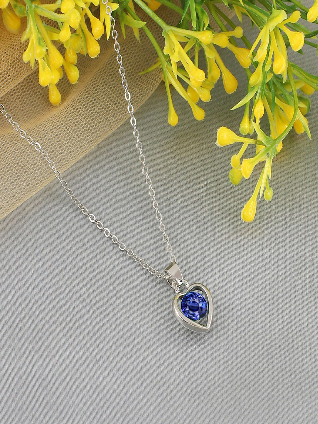 UNIVERSITY TRENDZ Silver-Plated Stone-Studded Heart-Charm Pendant With Chain