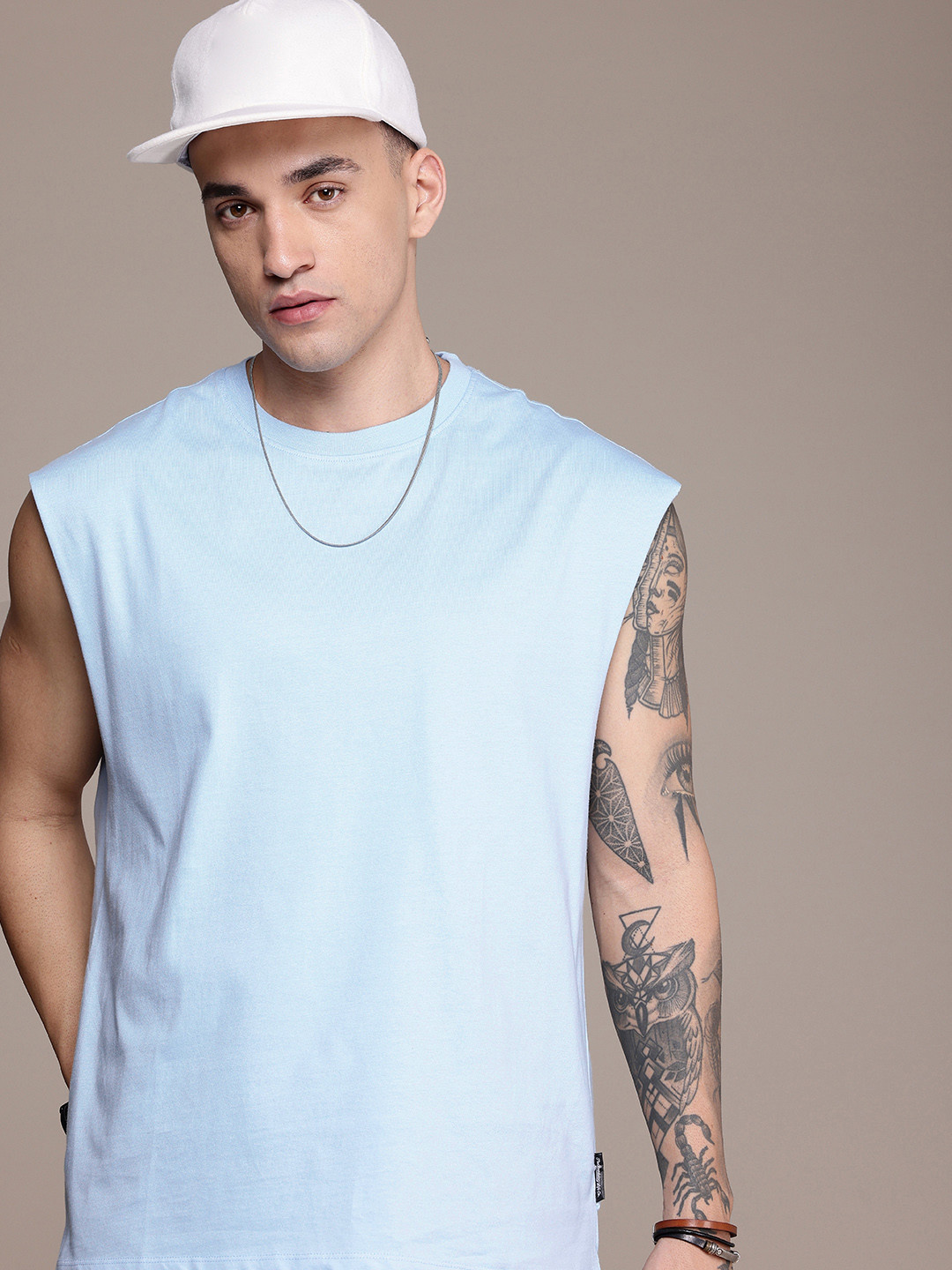 sleeveless t shirt mens myntra