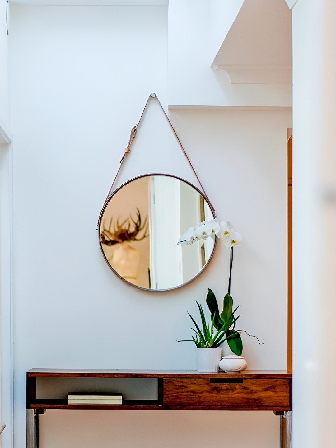 CasaGold Rose Gold & Brown Metal Framed Round Shape Wall Mirror With Strap