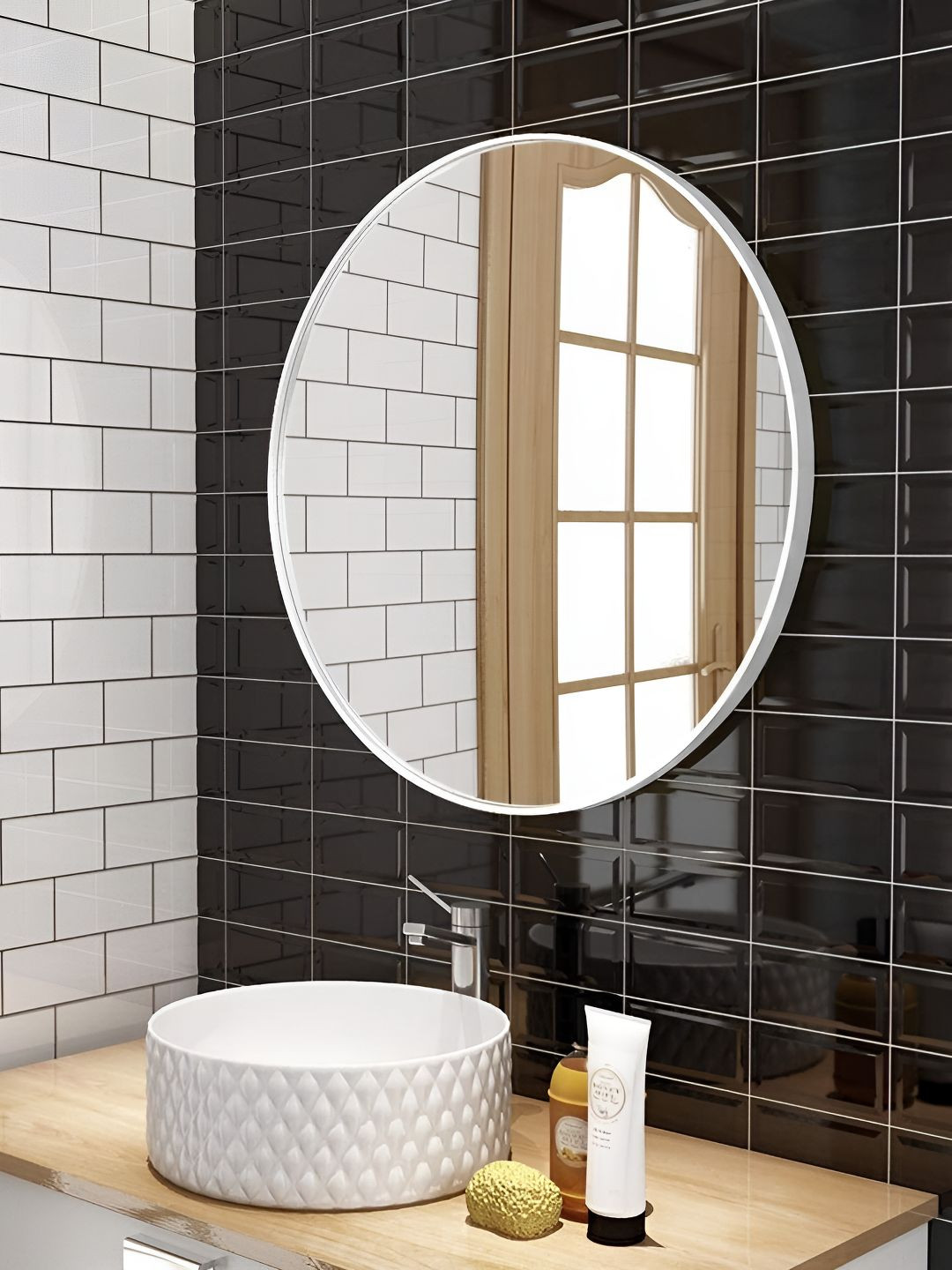 CasaGold White Metal Framed Round Metal Wall Mirror