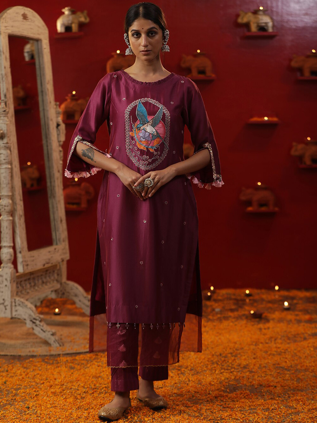 ARPITA SULAKSHANA Ethnic Motifs Embroidered Thread Work Straight Kurta With Trousers