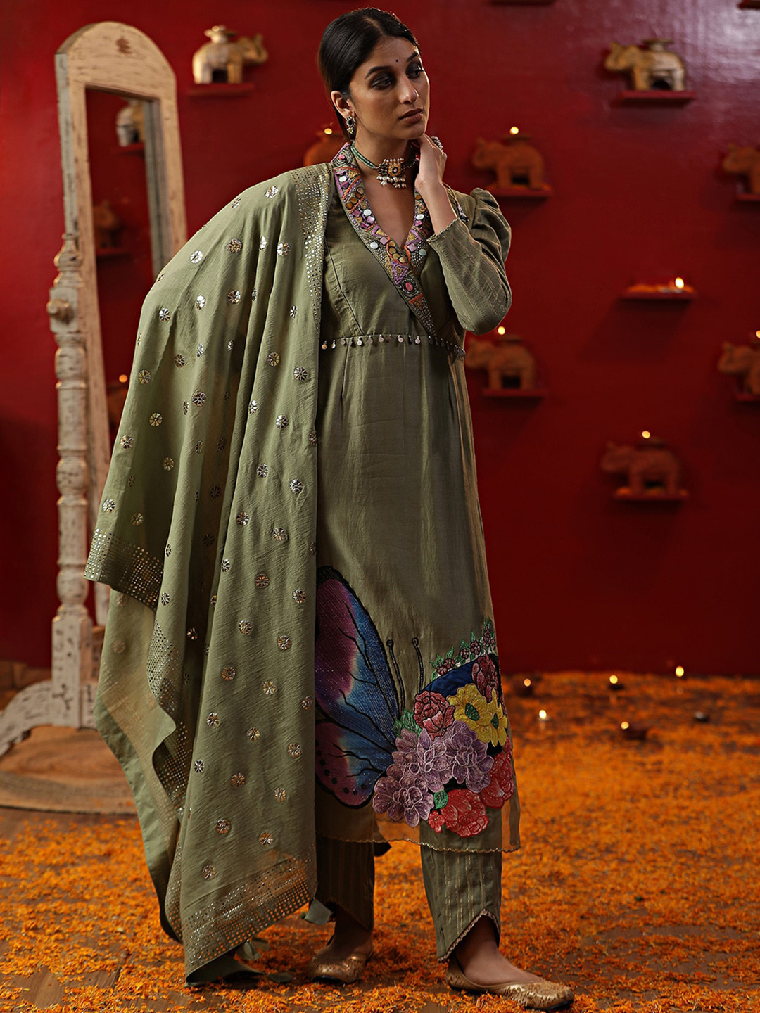 ARPITA SULAKSHANA Floral Printed Chanderi Silk Kurta & Trouser With Dupatta