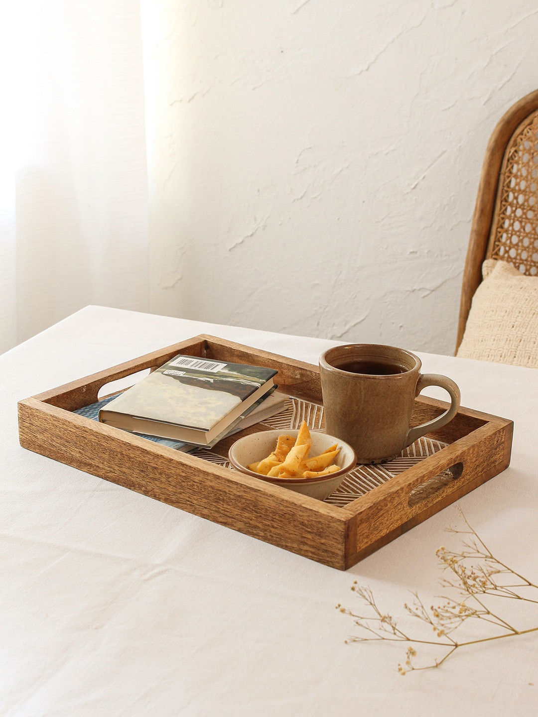 House This Camorta Brown & White Printed Wooden Tray