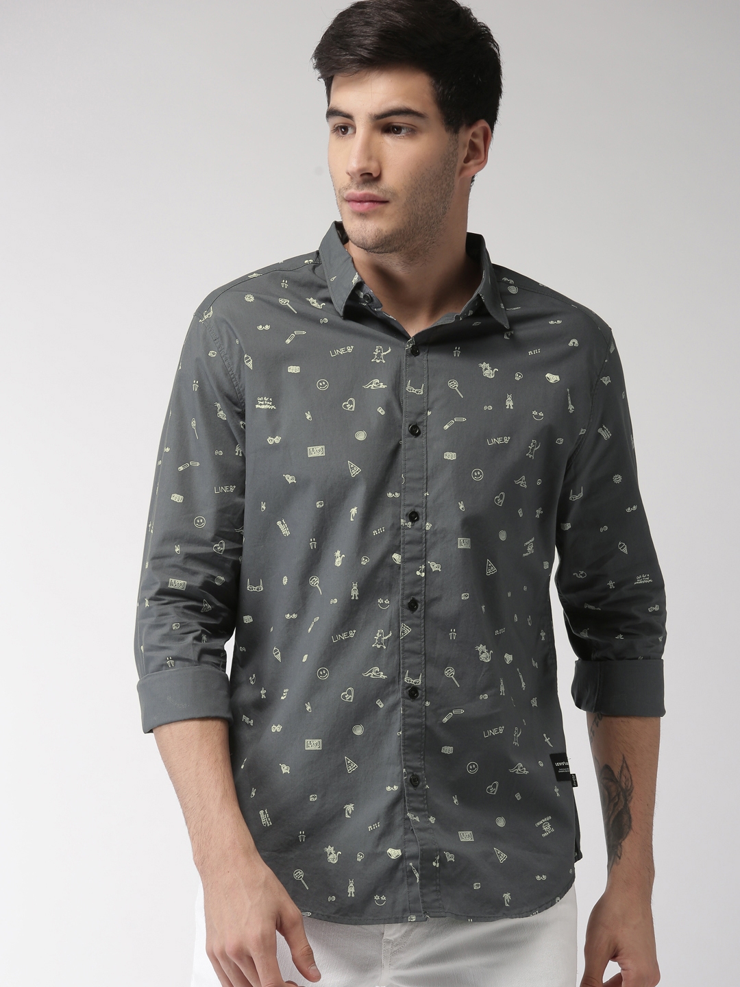 Buy Levis Men Grey Regular Fit Printed Casual Shirt - Shirts for Men  2607380 | Myntra