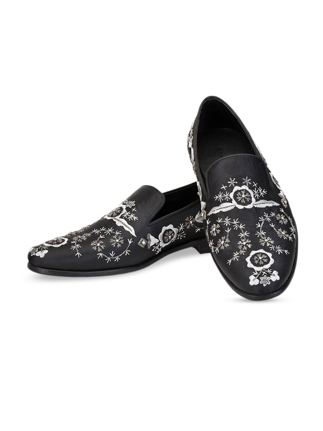 SHUTIQ Men MAROUSH Ethnic Embroidered Velvet Mojaris