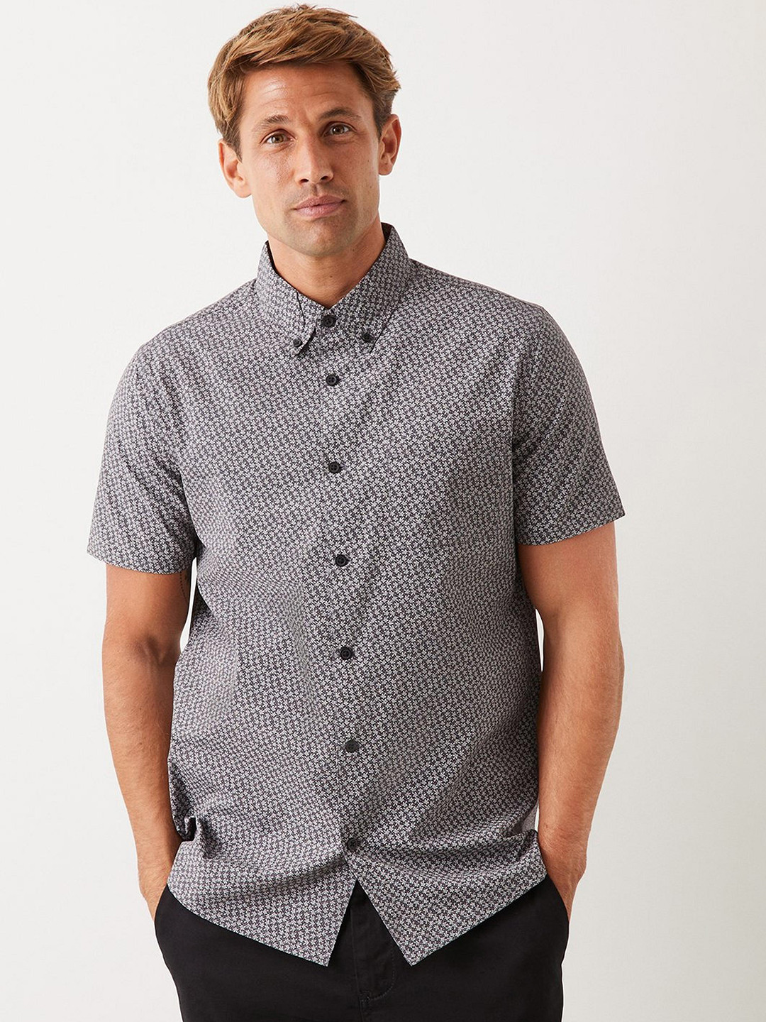 Burton Men Casual Ditsy Floral Printed Pure Cotton Shirt