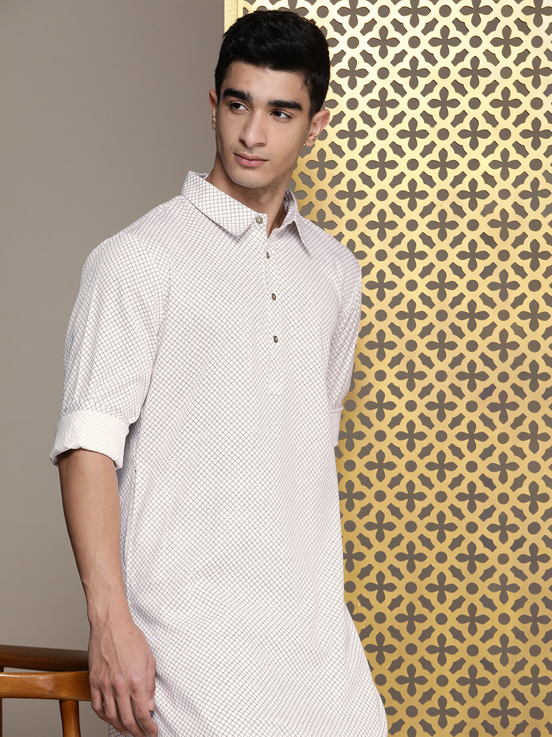 House of Pataudi Checked Regular Jashn Kurta with Pathani Salwar