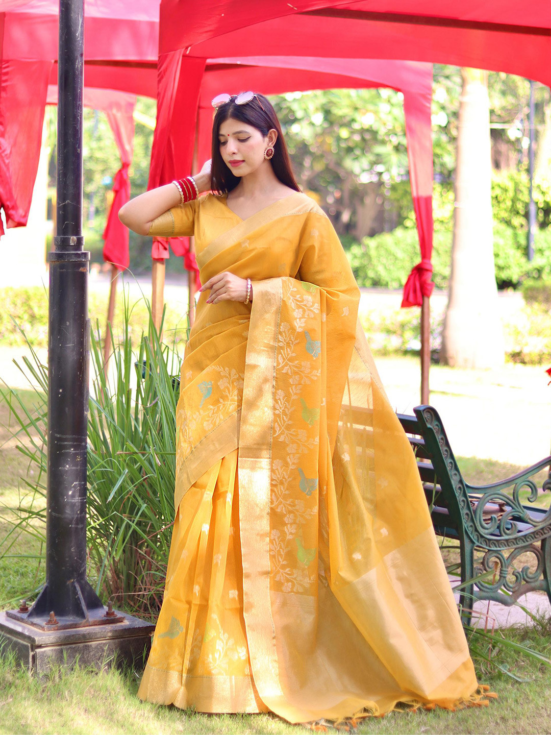 VISHNU WEAVES Floral Woven Design Zari Mysore Silk Saree