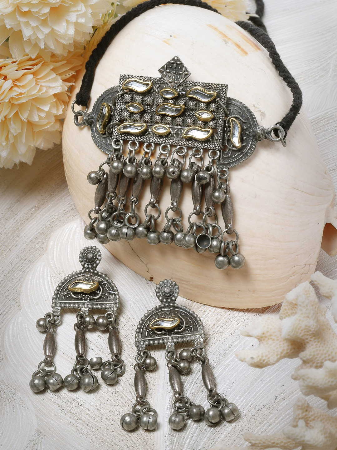 Moedbuille Silver-Plated Kundan Studded & Beaded Oxidised Tribal Designed Jewellery Set