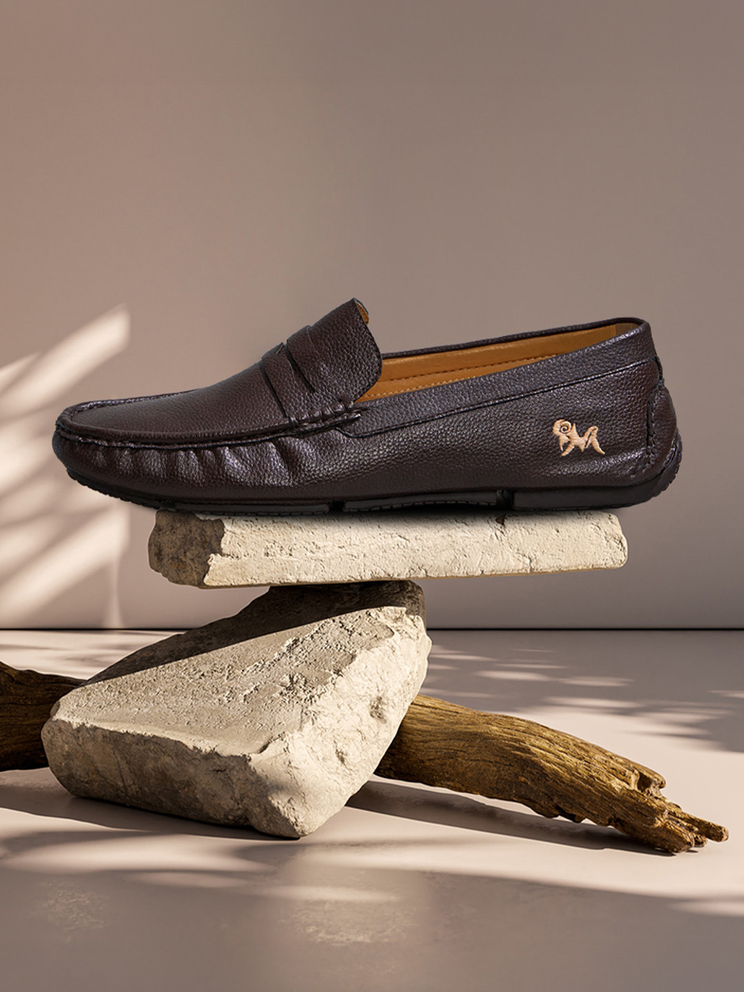 NEEMANS Men Textured Lightweight Arch Support Penny Driving Shoes