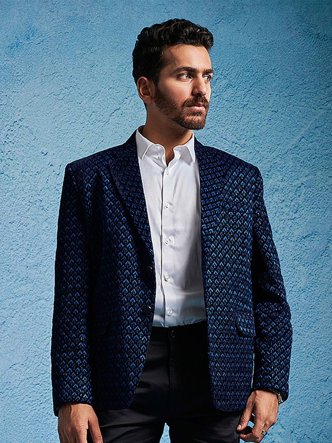VASTRAMAY Embroidered Notched Lapel Slim Fit Single Breasted Blazers
