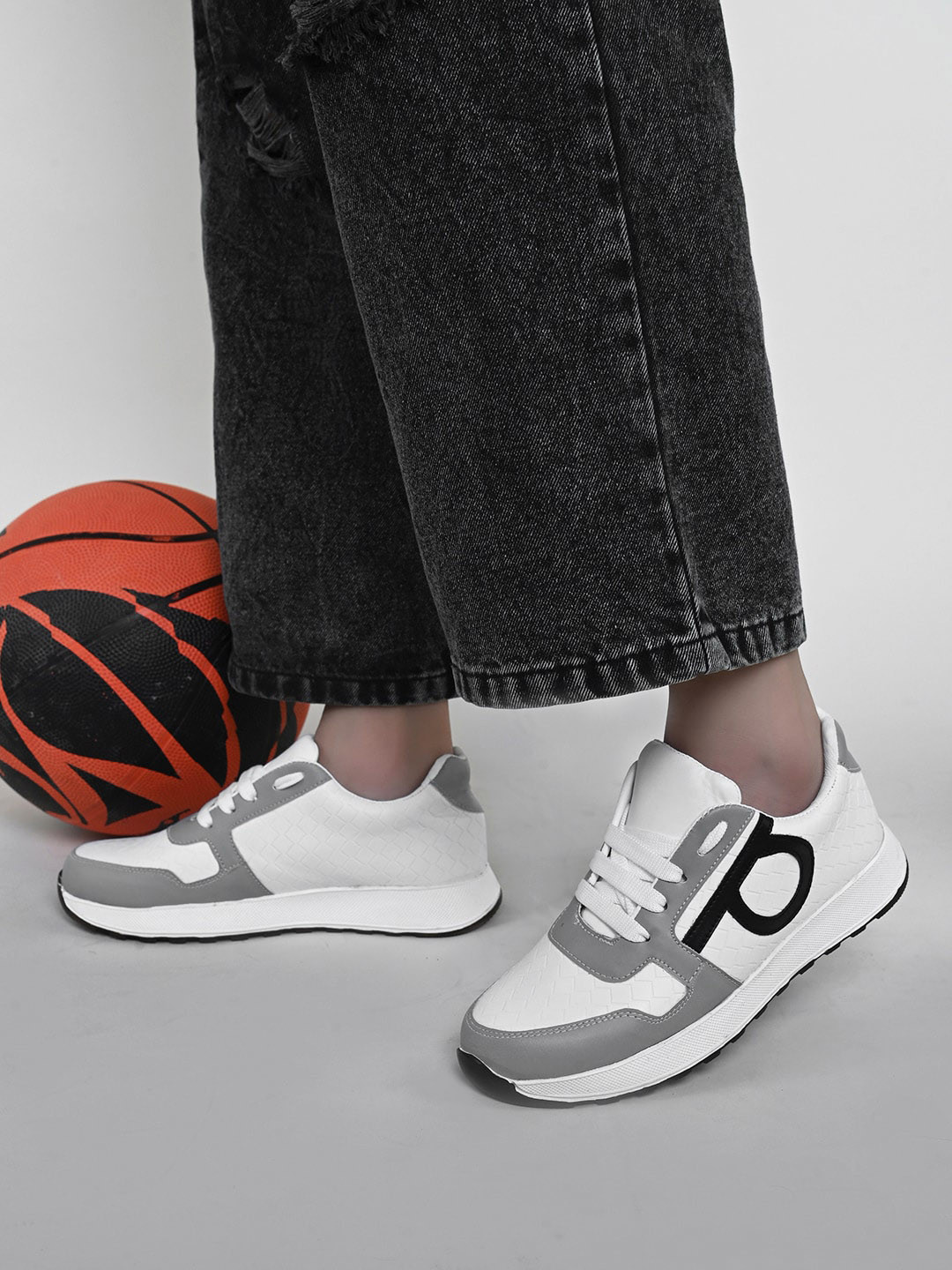 XE Looks Women Colourblocked Comfort Insole Lightweight Sneakers