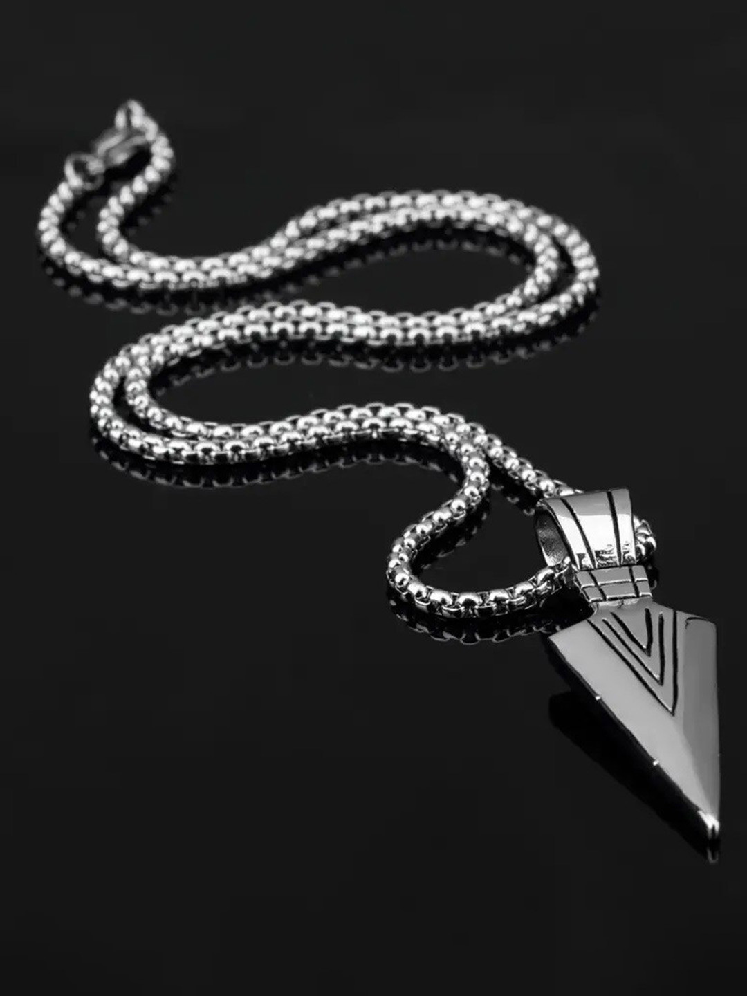 MEENAZ Stainless Steel Silver-Plated Arrow-Charm Pendant With Chain
