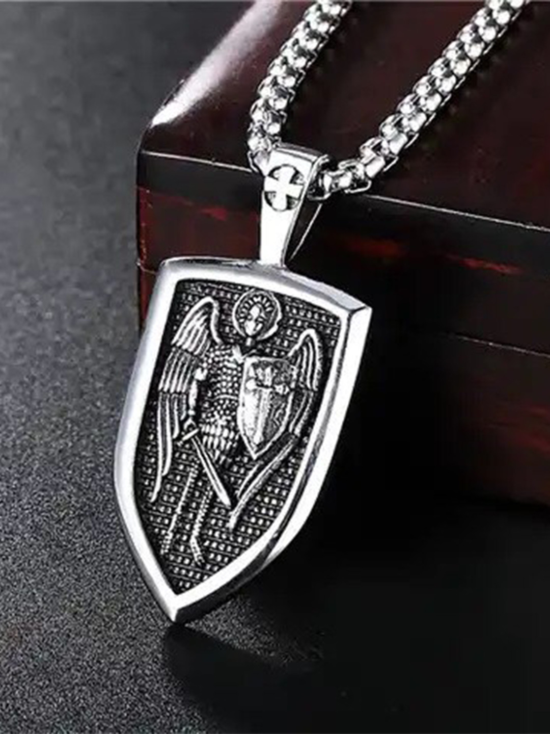 MEENAZ Men Silver-Plated Textured Geometric Shaped-Charm Pendant With Chain