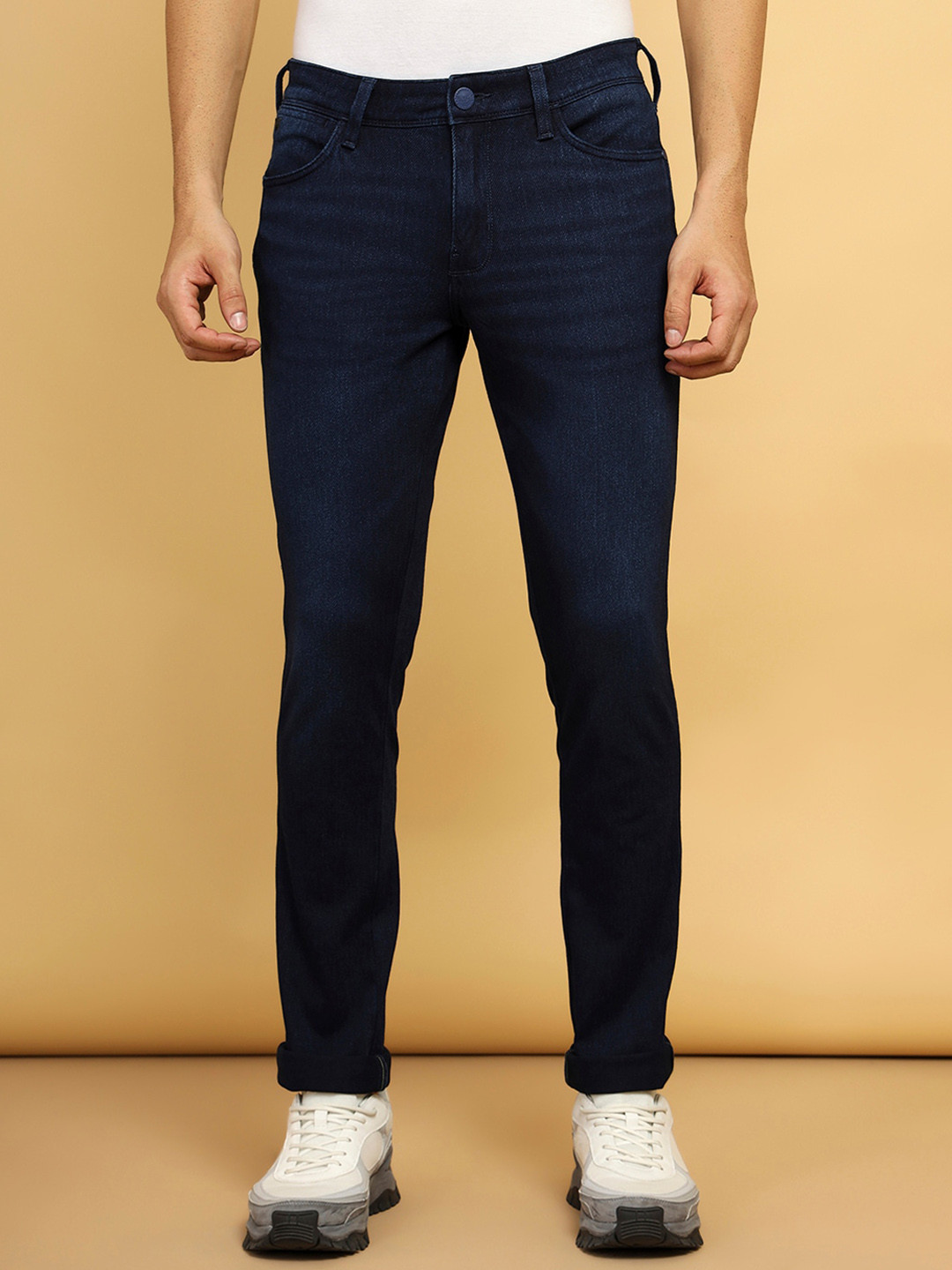 Wrangler Men Skanders Slim Fit Low-Rise Dark Shade Clean Look Stretchable Jeans