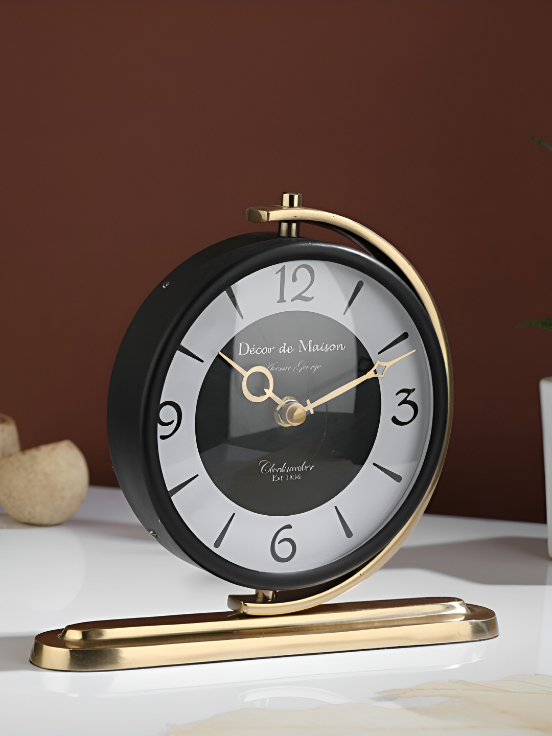 Decor de Maison Black & Gold Toned Round Contemporary Table Clock