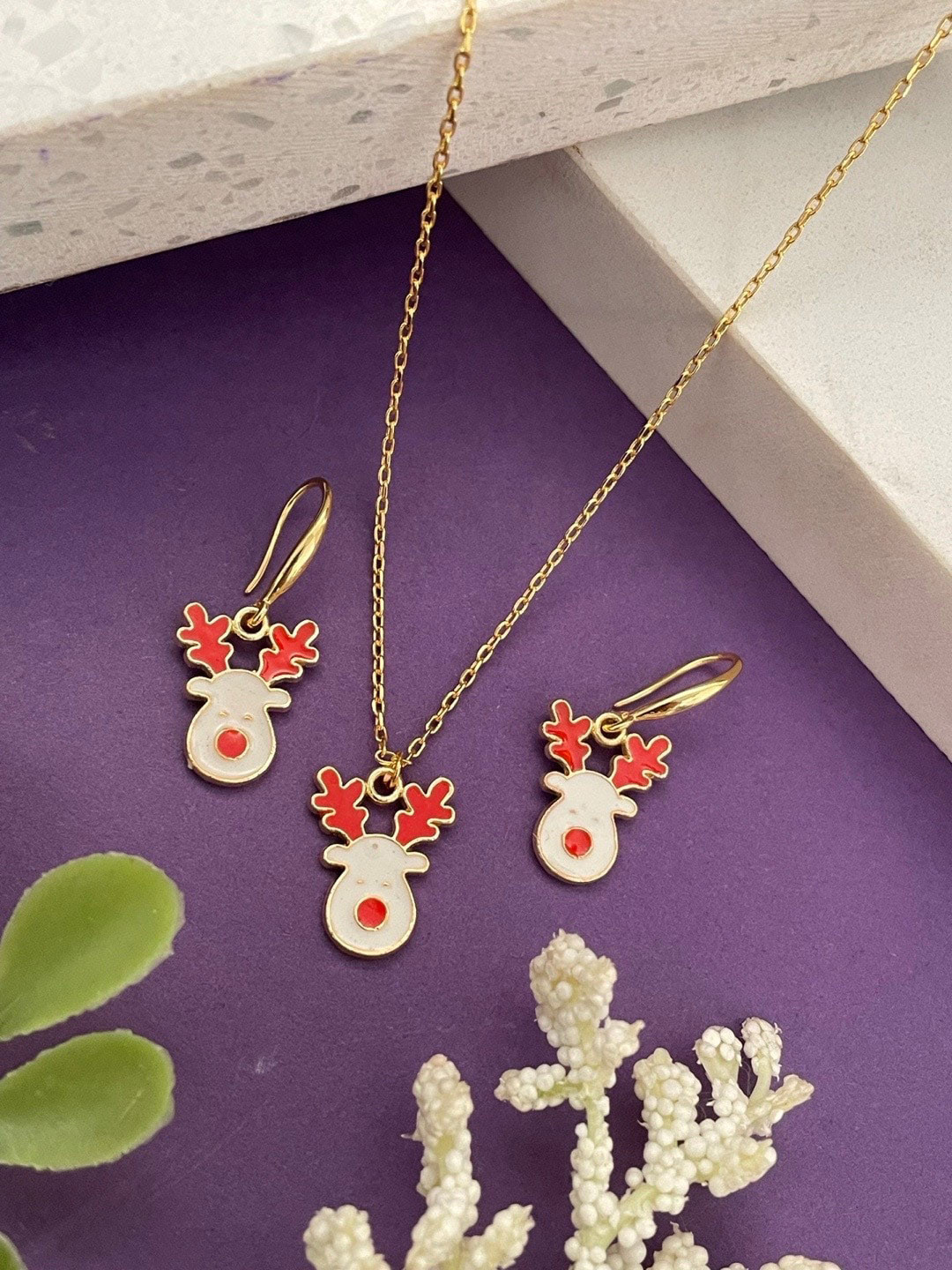 Digital Dress Room Gold-Plated Reindeer Charm Jewellery Set