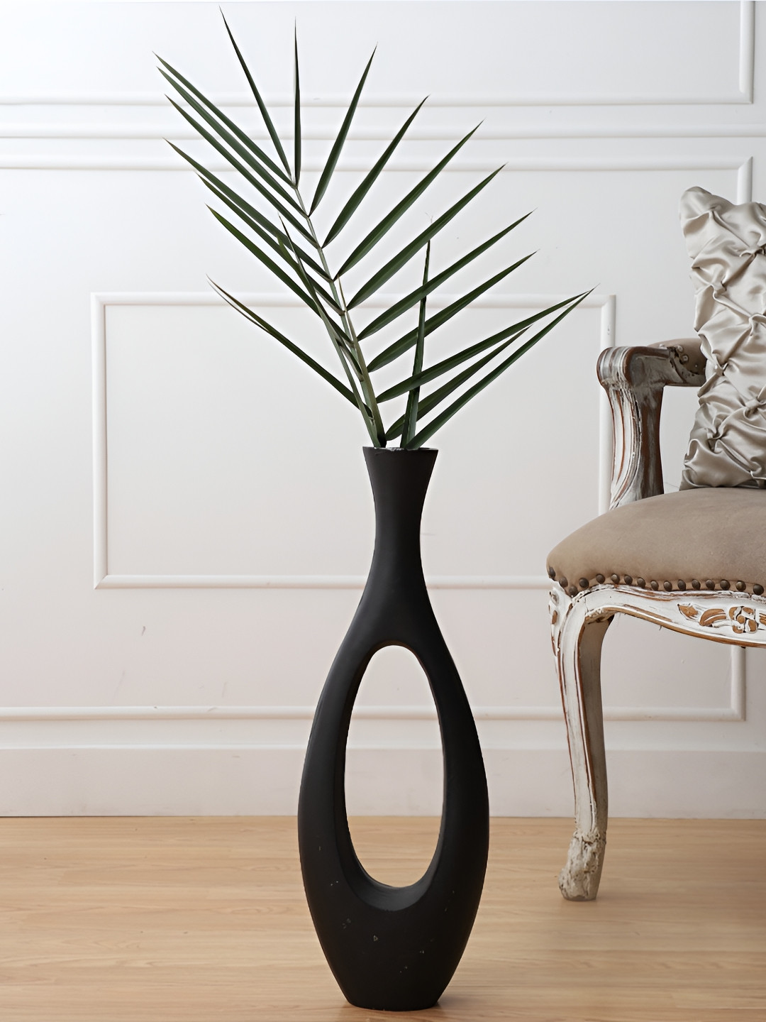 Decor de Maison Black Metal Raw Finish Flower Vase