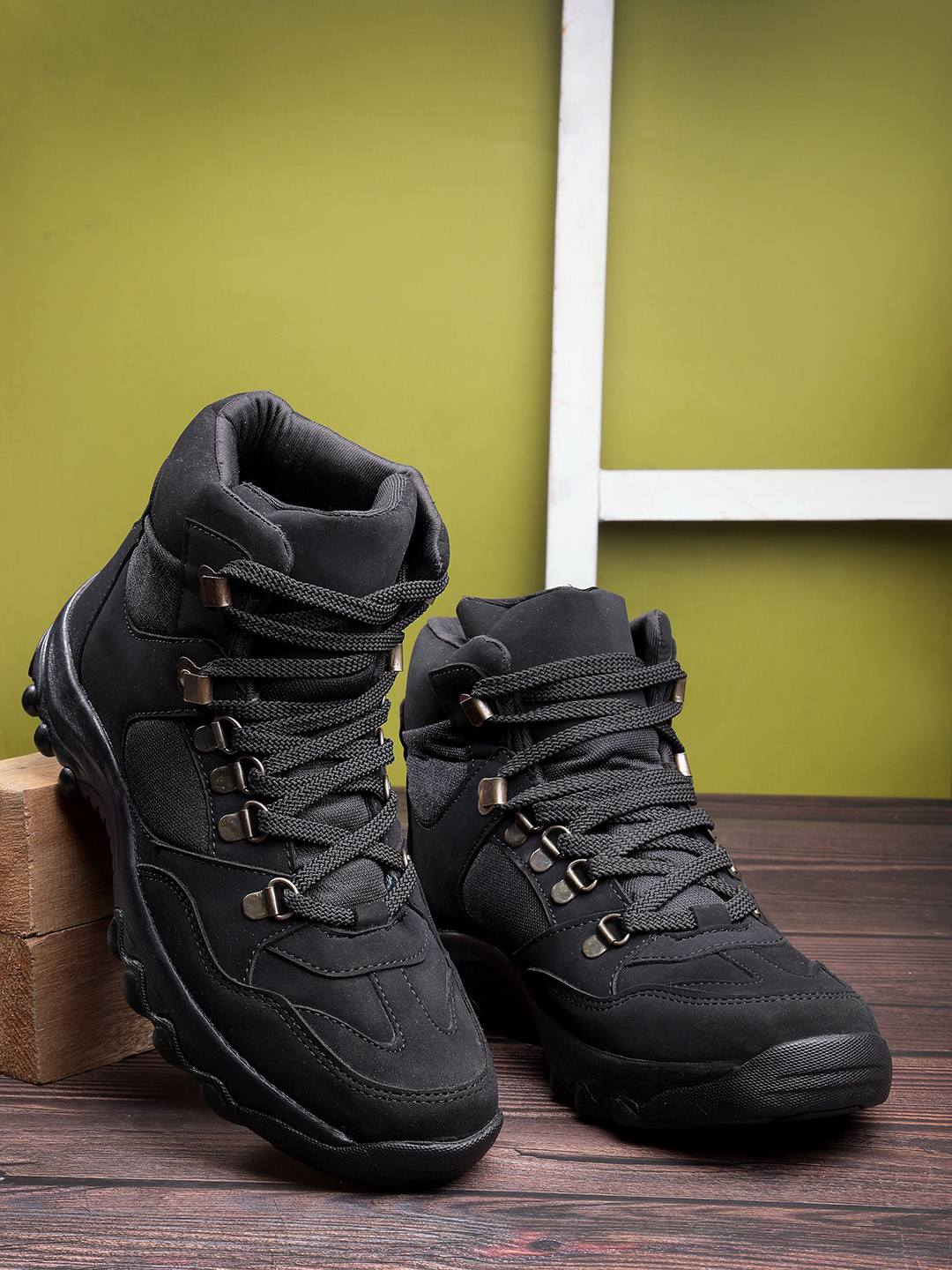 UNISTAR Men Mid Top Nubuck Hiking Boots