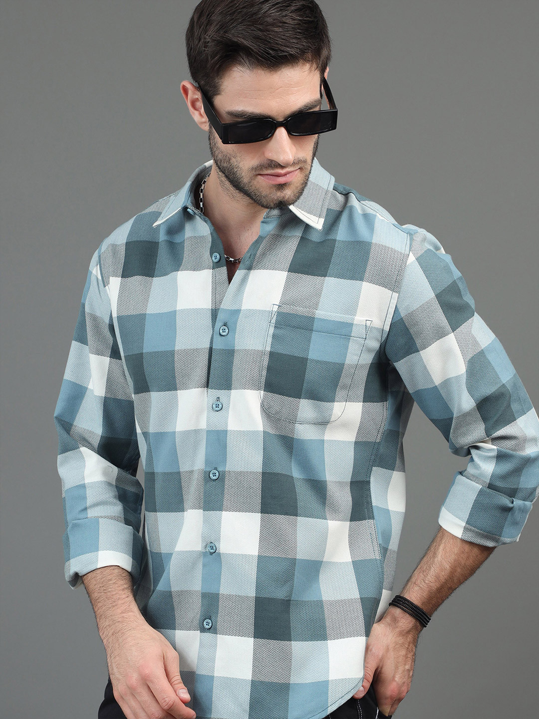 HERE&NOW White & Blue Slim Fit Checked Casual Shirt