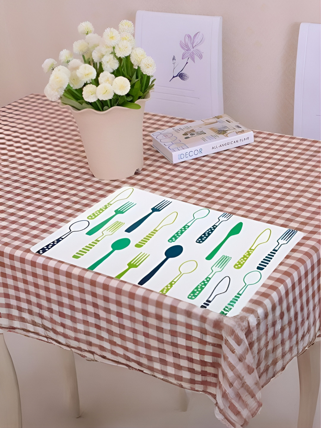YELONA White & Green 4 Pieces Cutlery Printed Rectangular Table Placemats