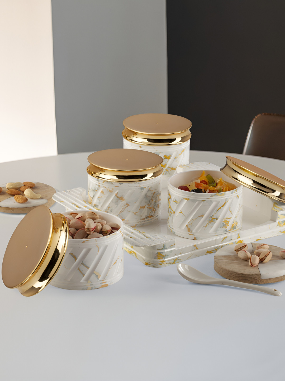 Selvel Marbello White Plastic Easy To Clean 4 Piece Clip-On Fridge Container-430ml