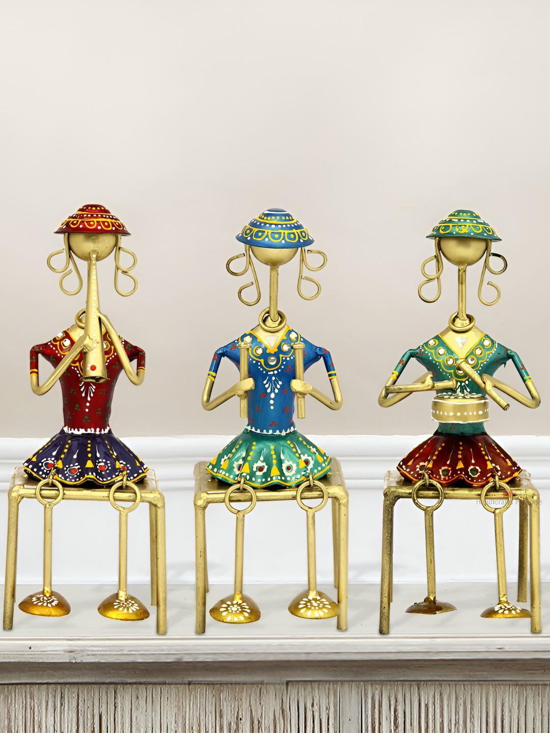 HANDICRAFTS PARADISE Musician Seated Ladies Red Metal Metallic Living Room Hand Made Set of 3 Medium Showpieces - 3 Inches
