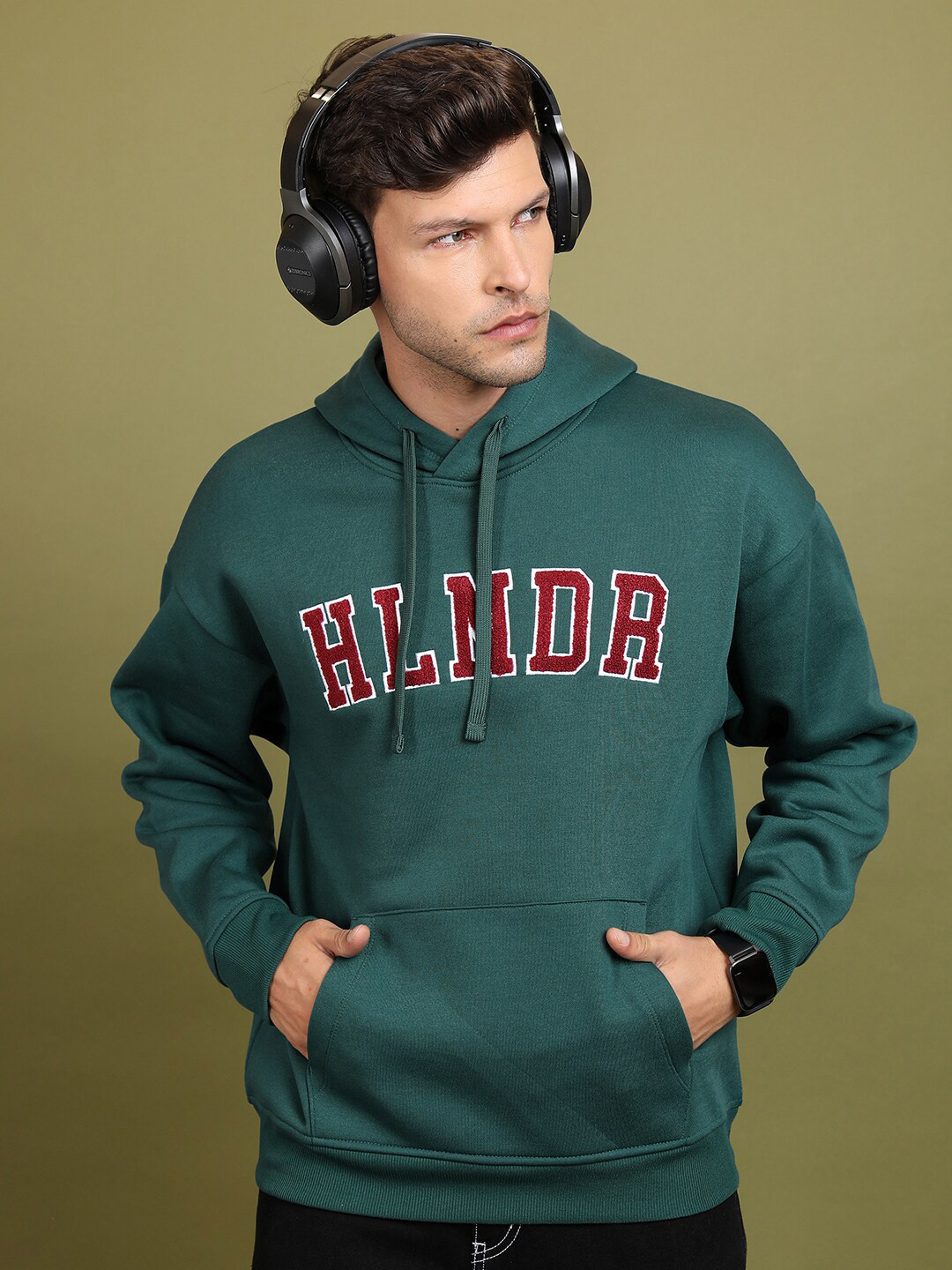 HIGHLANDER Typography Printed Hooded Pullover Sweatshirt