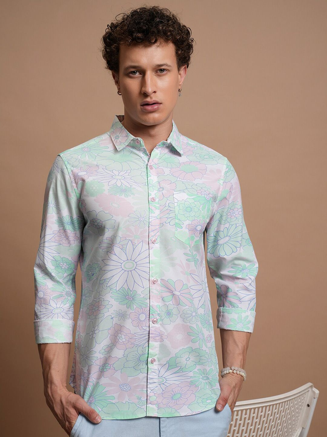 HIGHLANDER Slim Fit Floral Printed Cutaway Collar Casual Shirt