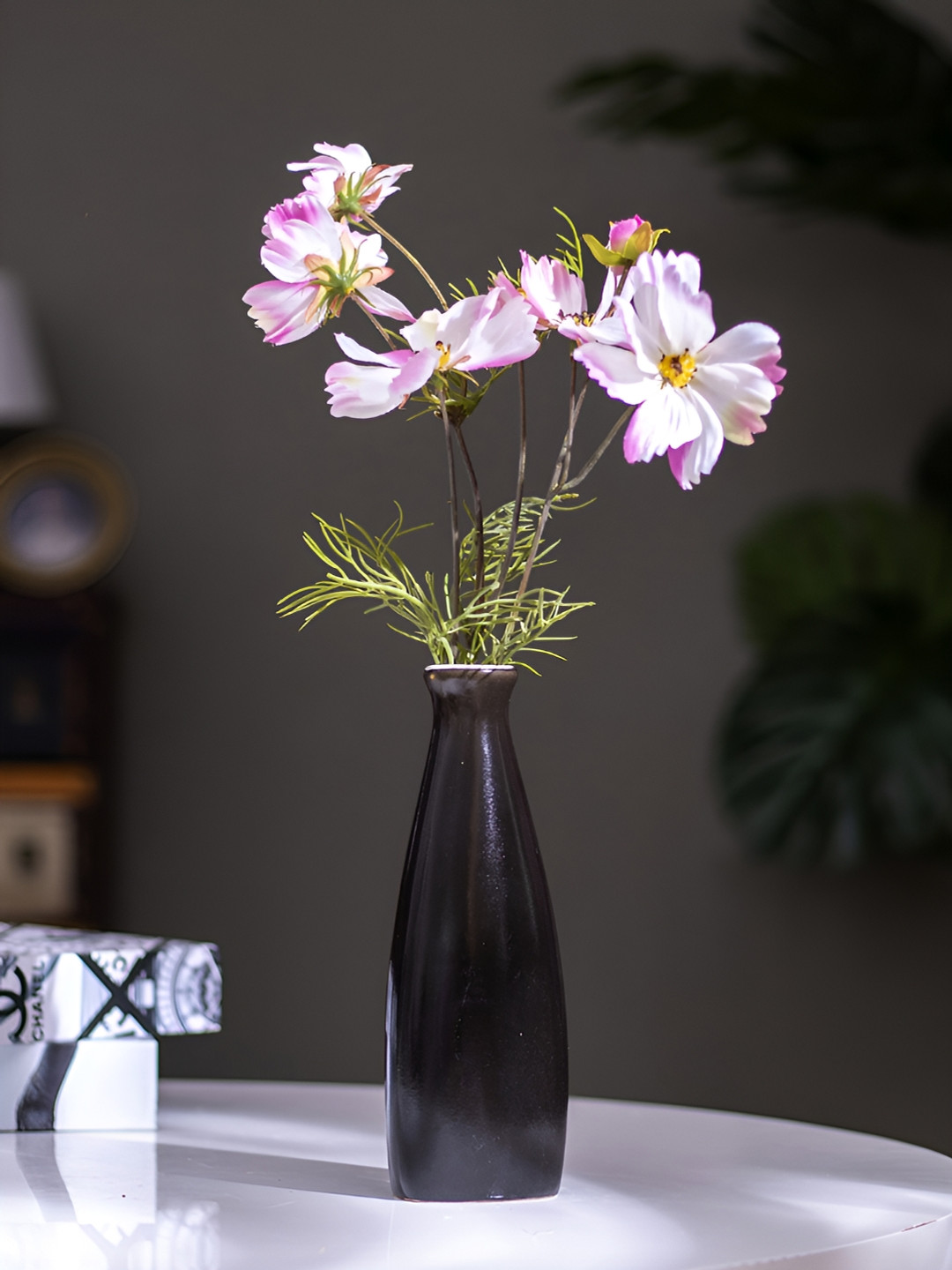 The Decor Lane Modern Decorative Black Ceramic Flower Vase