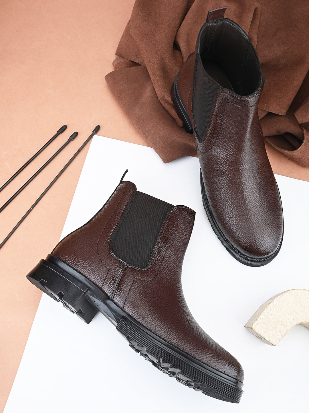 FRANKROMELLO Men Textured Lightweight Mid-Top Chelsea Boots