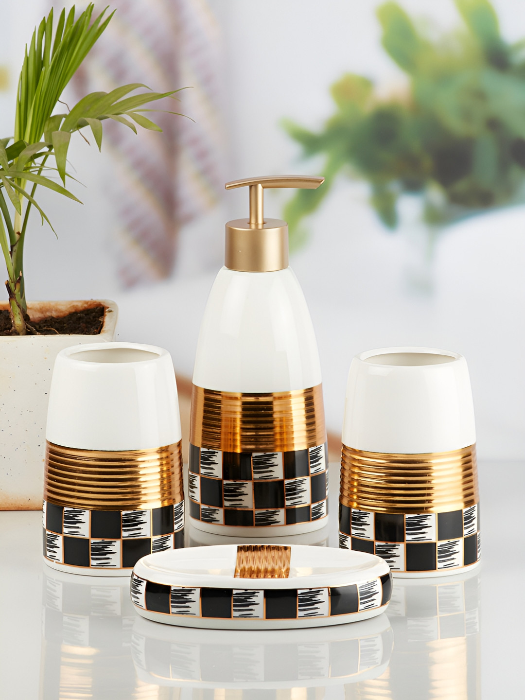 Kookee White & Black 4 Pieces Geometric Ceramic Bath Accessories Set