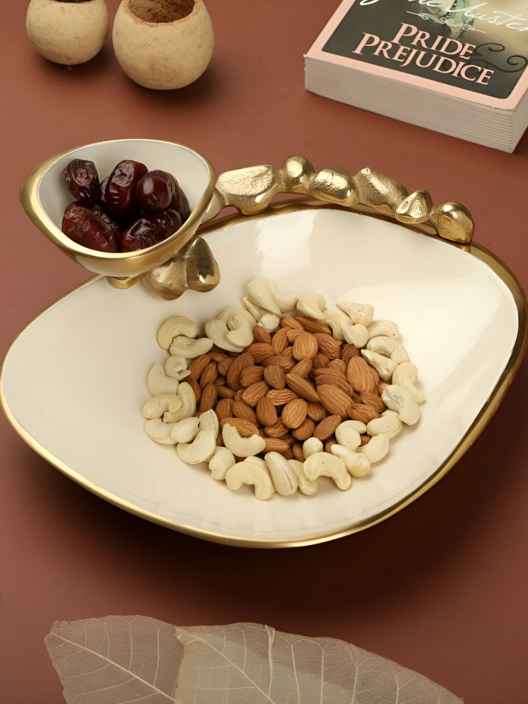 Decor de Maison Stones White & Gold-Toned Textured Ceramic Food Platter