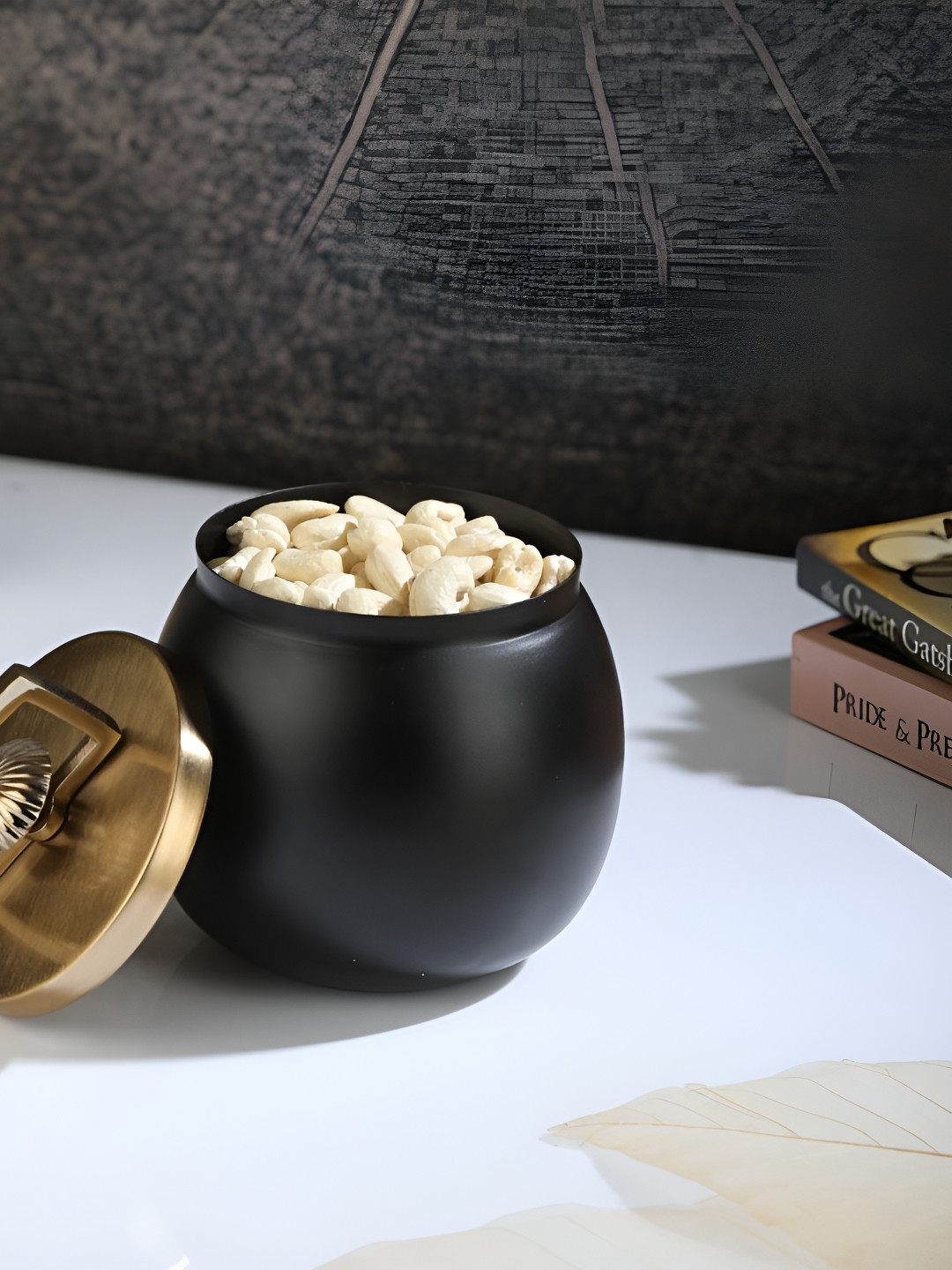 Decor de Maison Black Food Container