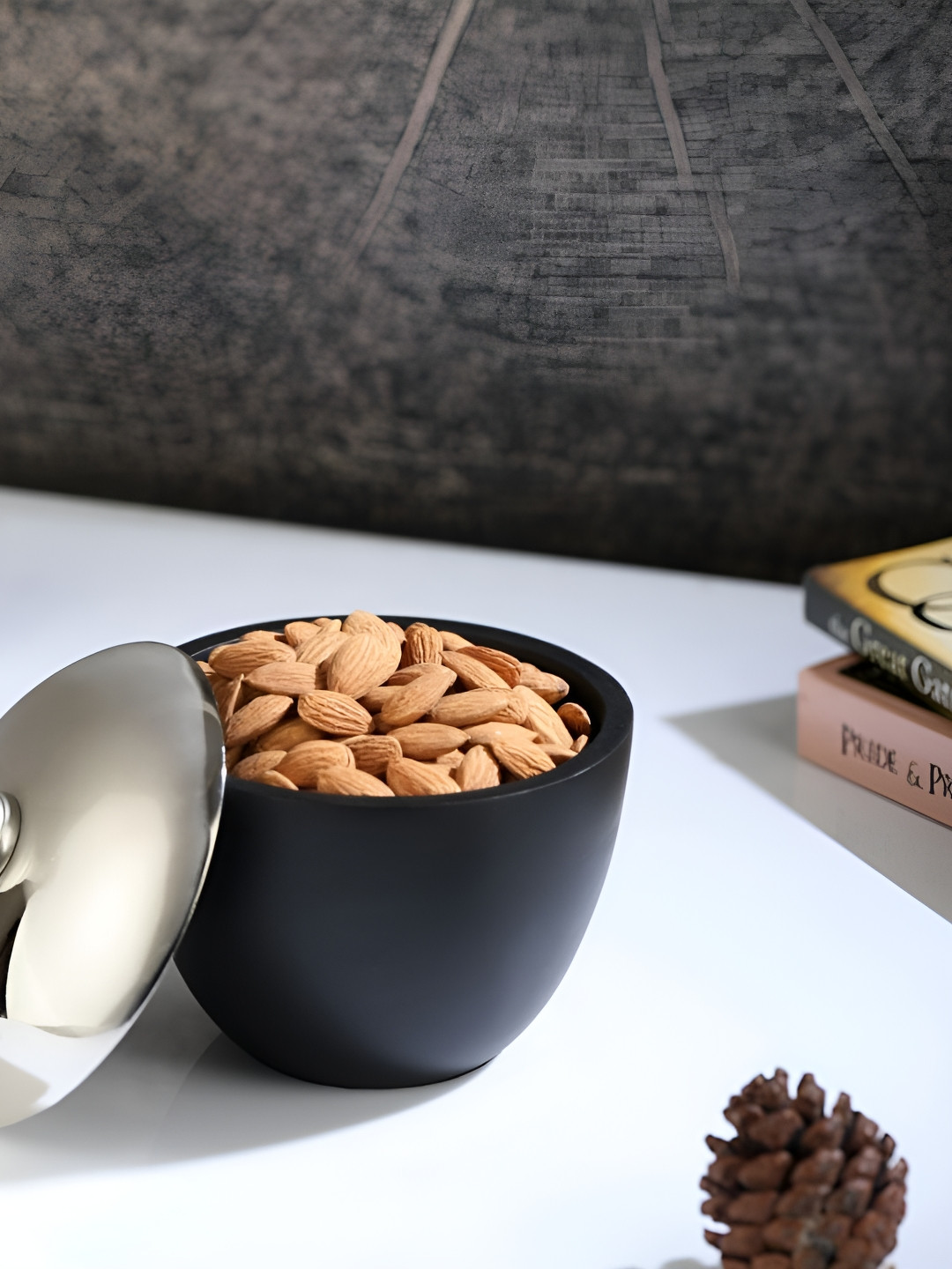 Decor de Maison Black Food Container - Large