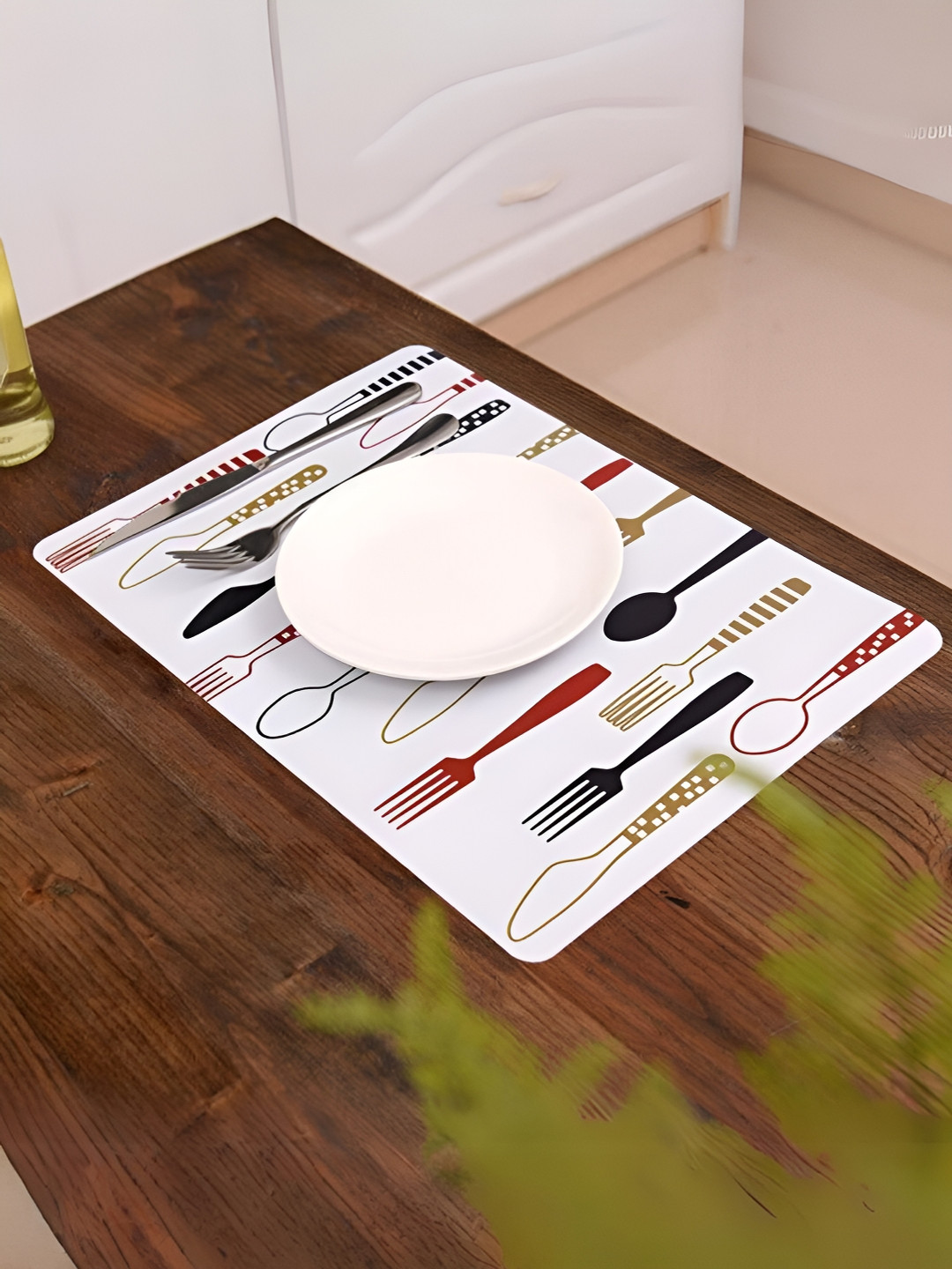 YELONA White & Red 8 Pieces Printed Rectangular Table Placemats