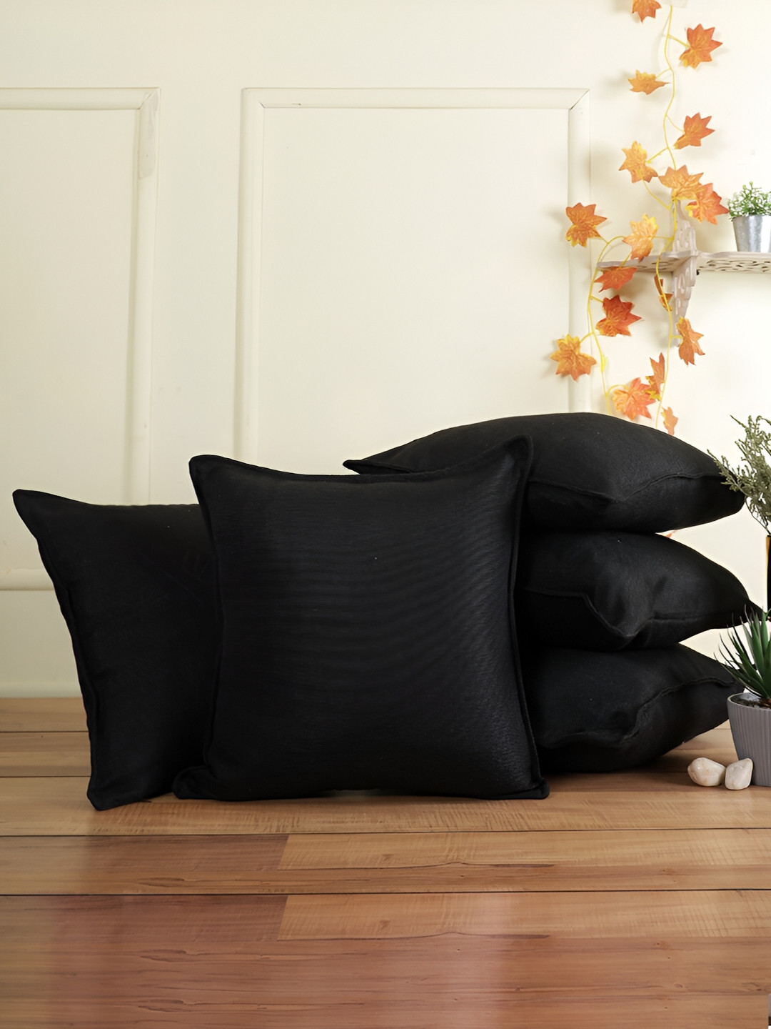 THE CONVERSION Black 5 Pieces Jute Cotton Square Cushion Covers